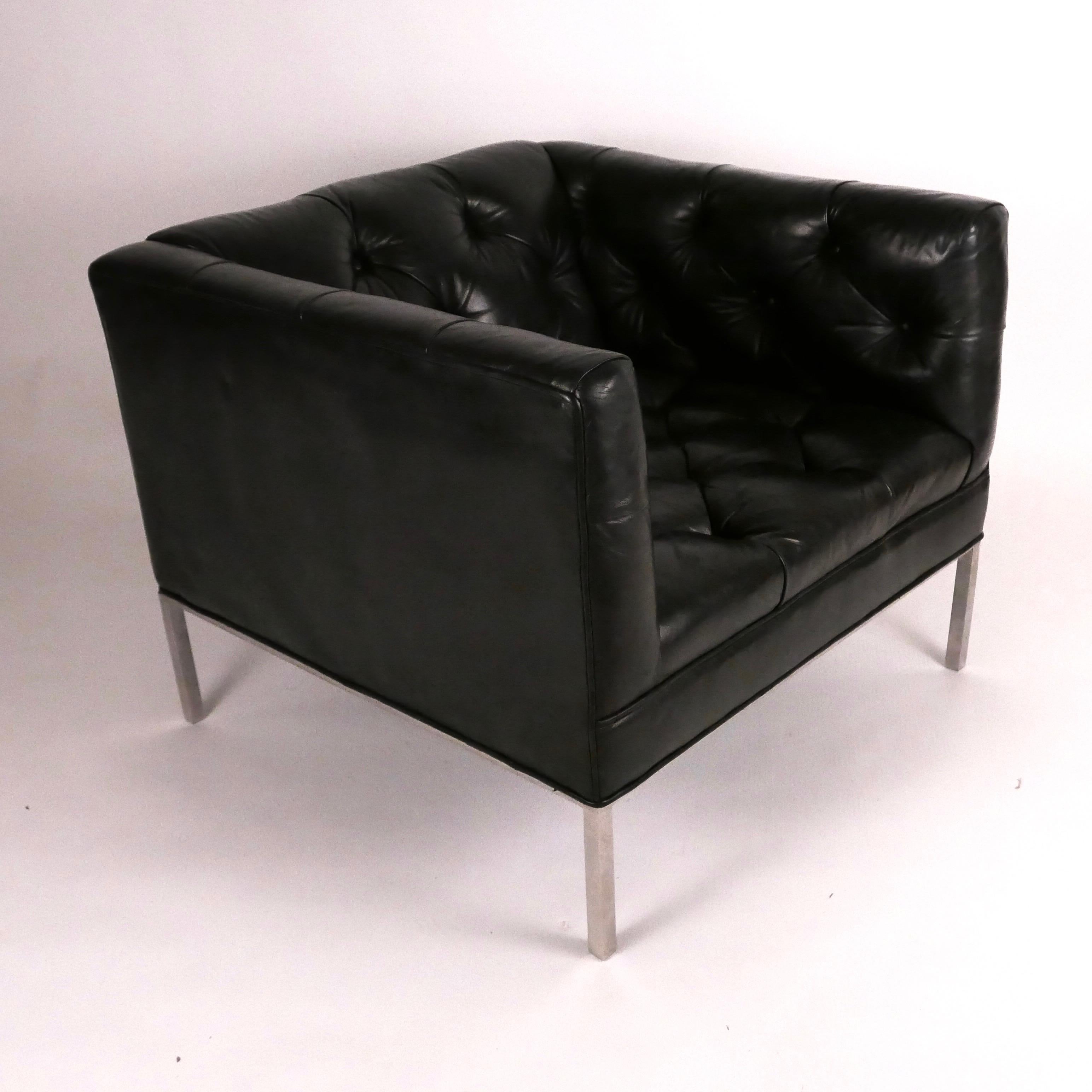 Architect Pair of Tufted Leather and Solid Stainless Steel Tuxedo Club Chairs In Good Condition In Hudson, NY