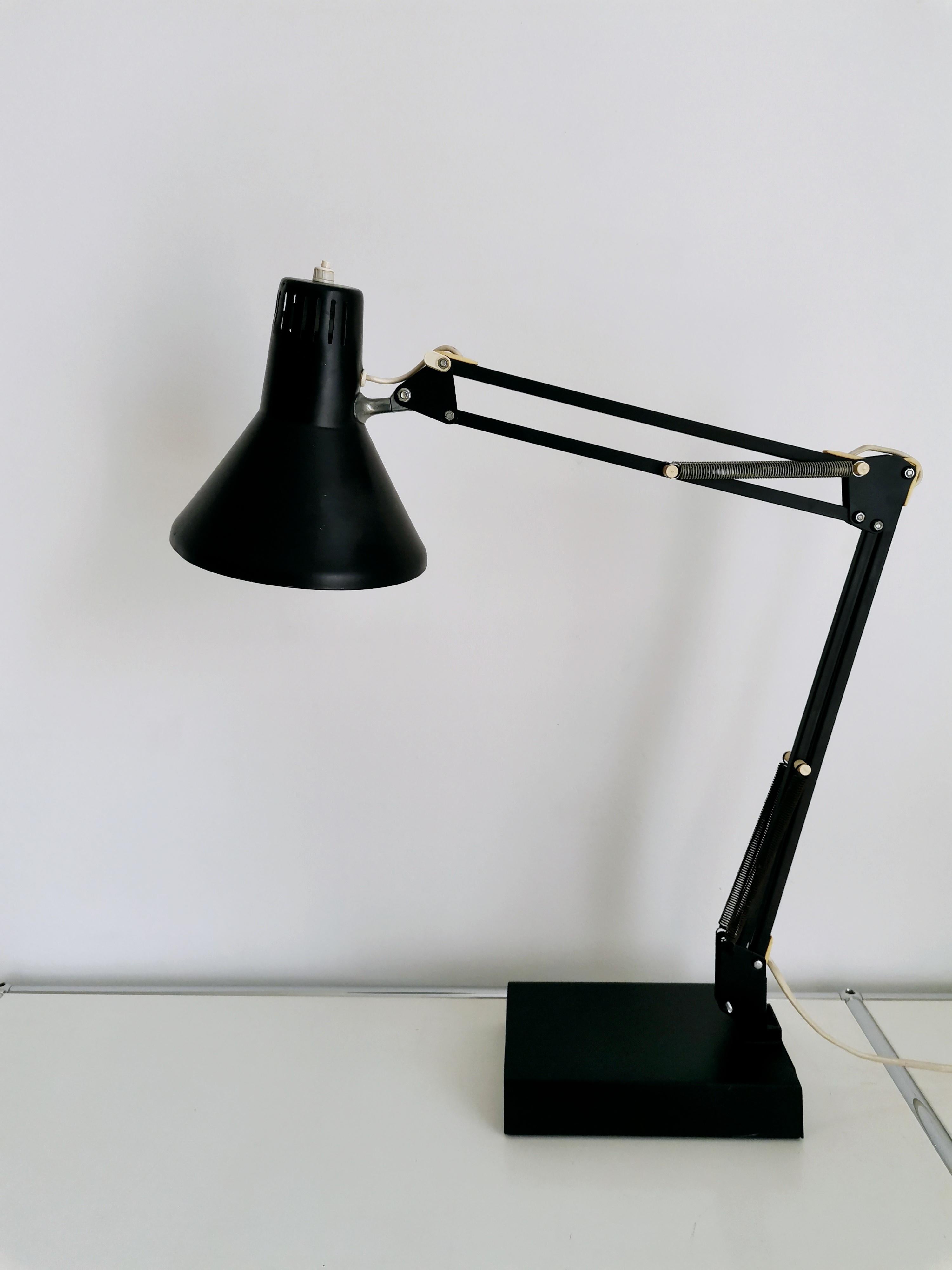 Architect table lamp by Arteluce 1970s For Sale 4