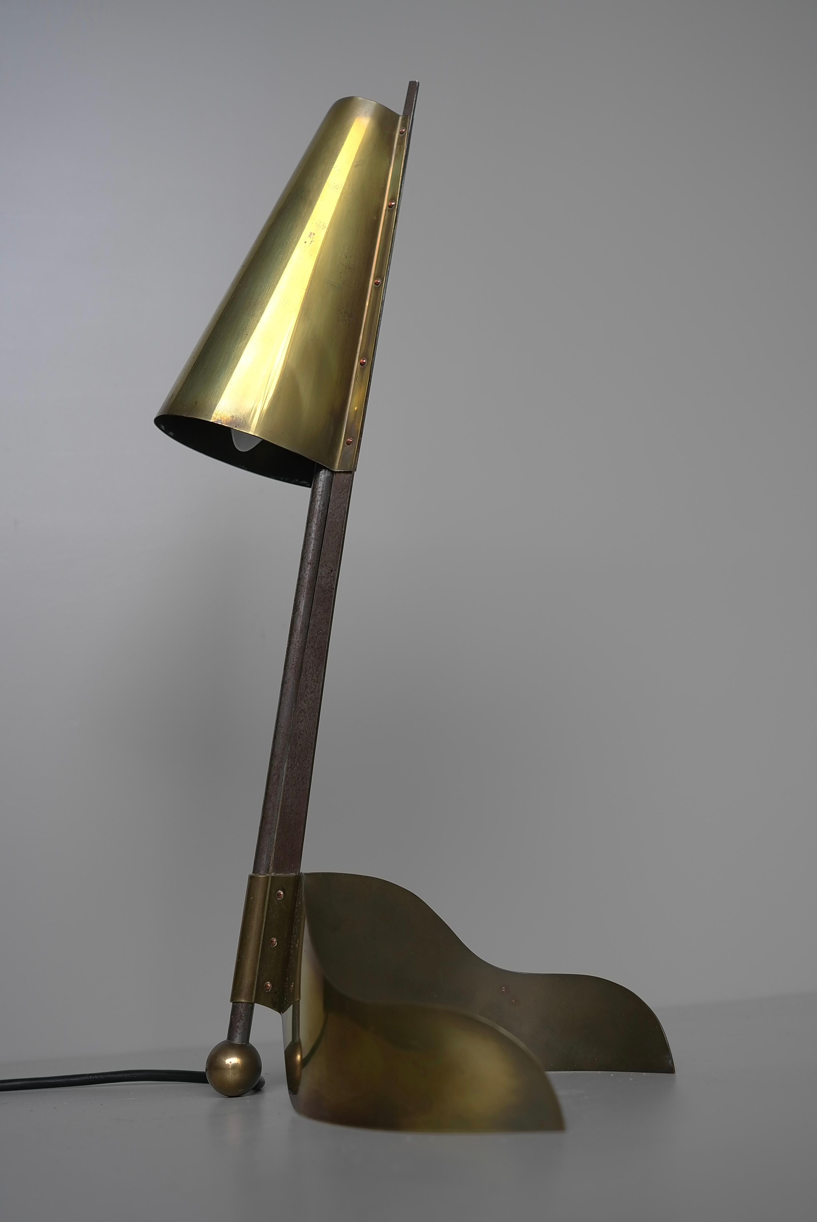 Architect Table Lamp, Sculptural shaped Copper and Steel, 1930's For Sale 5