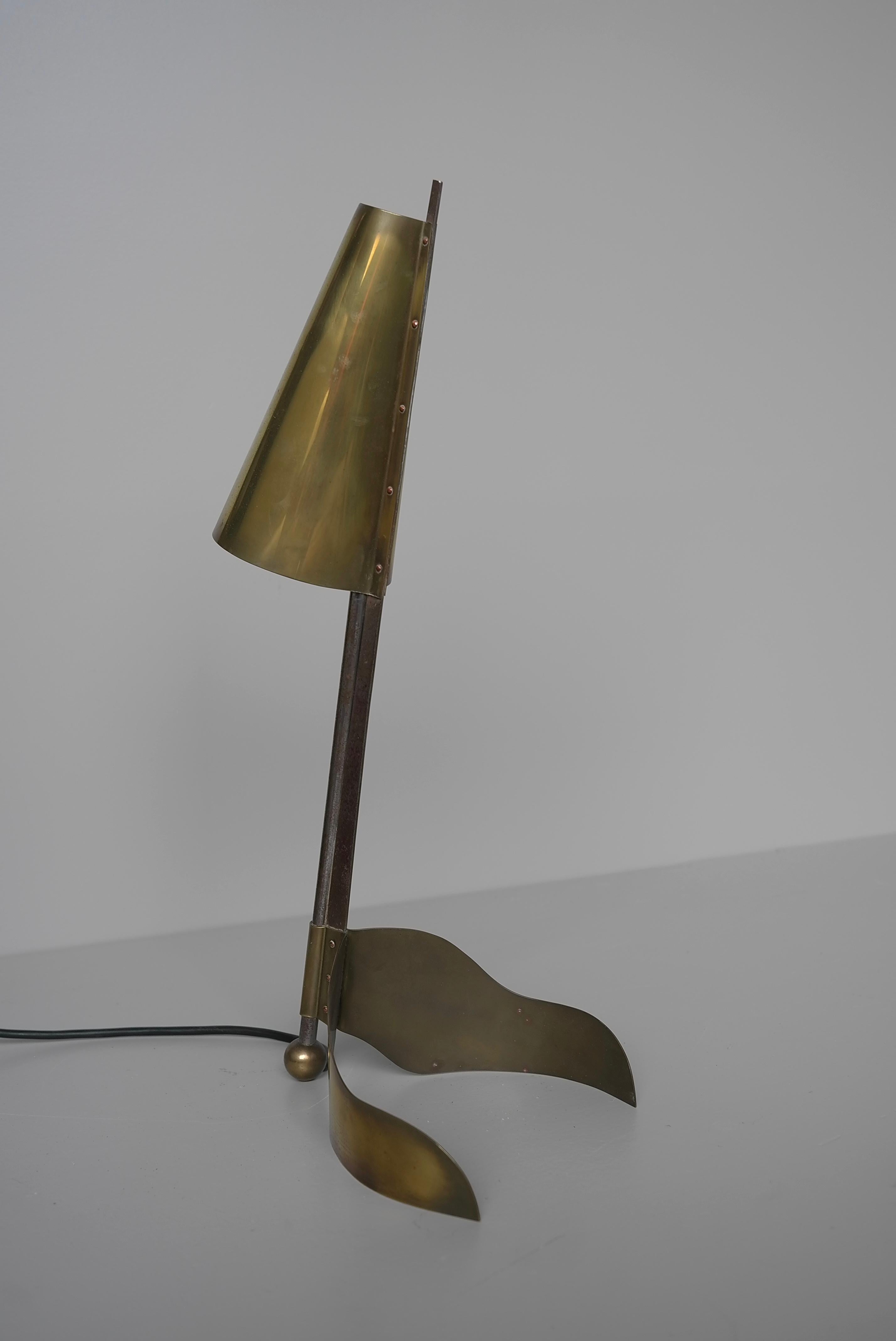 Architect Table Lamp, Sculptural shaped Copper and Steel, 1930's For Sale 6