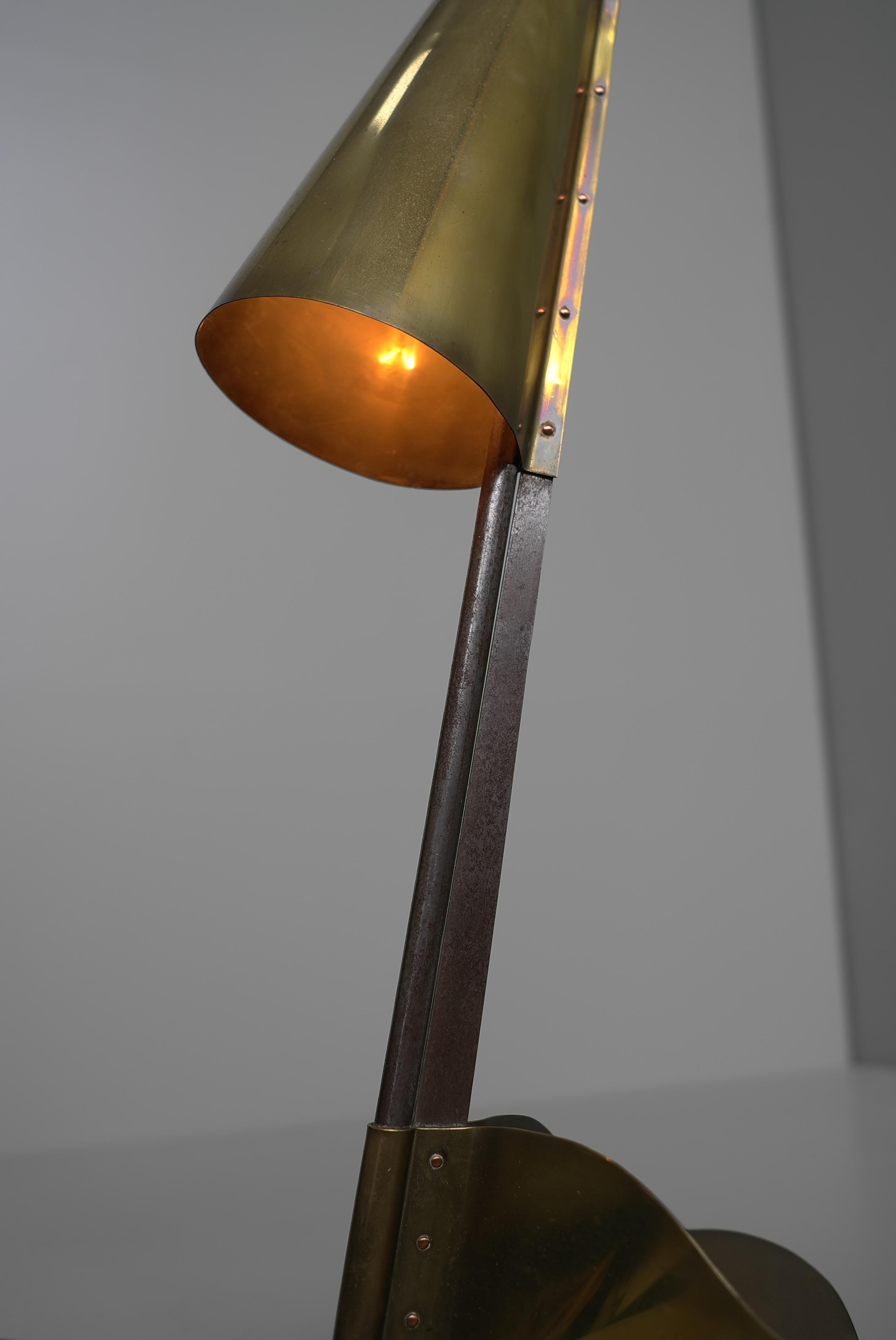 Architect Table Lamp, Sculptural shaped Copper and Steel, 1930's For Sale 9