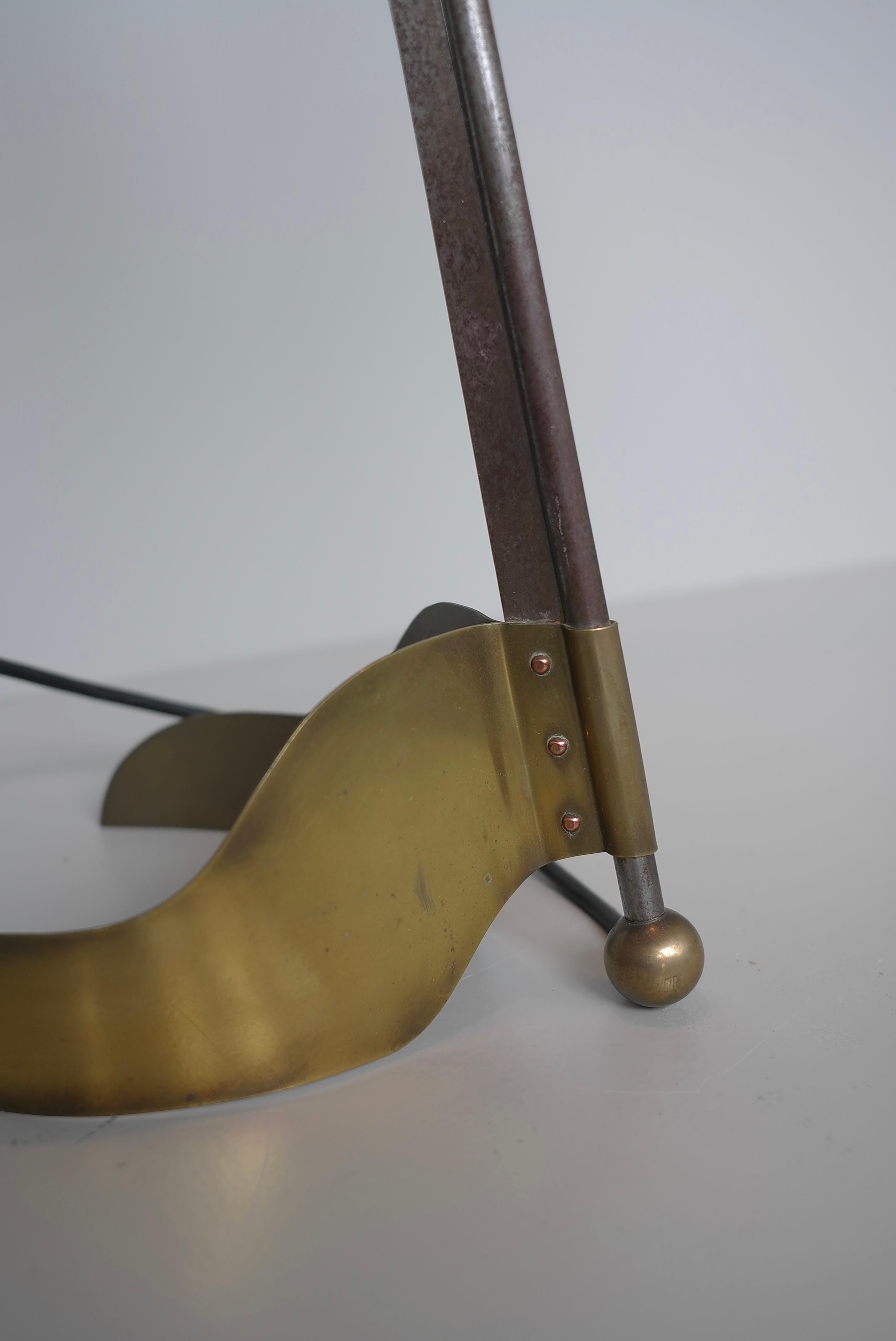 Architect Table Lamp, Sculptural shaped Copper and Steel, 1930's In Good Condition For Sale In Den Haag, NL