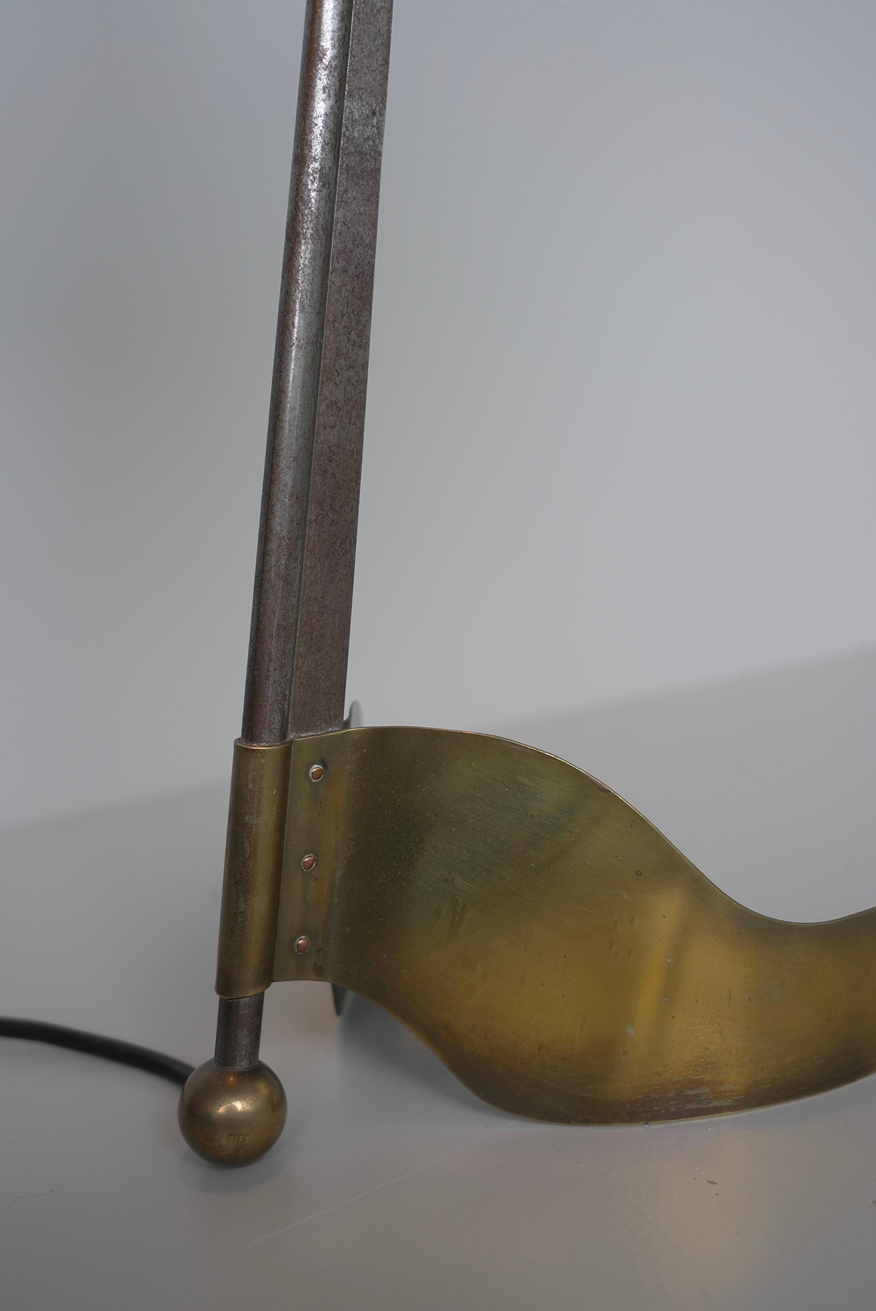 Architect Table Lamp, Sculptural shaped Copper and Steel, 1930's For Sale 3