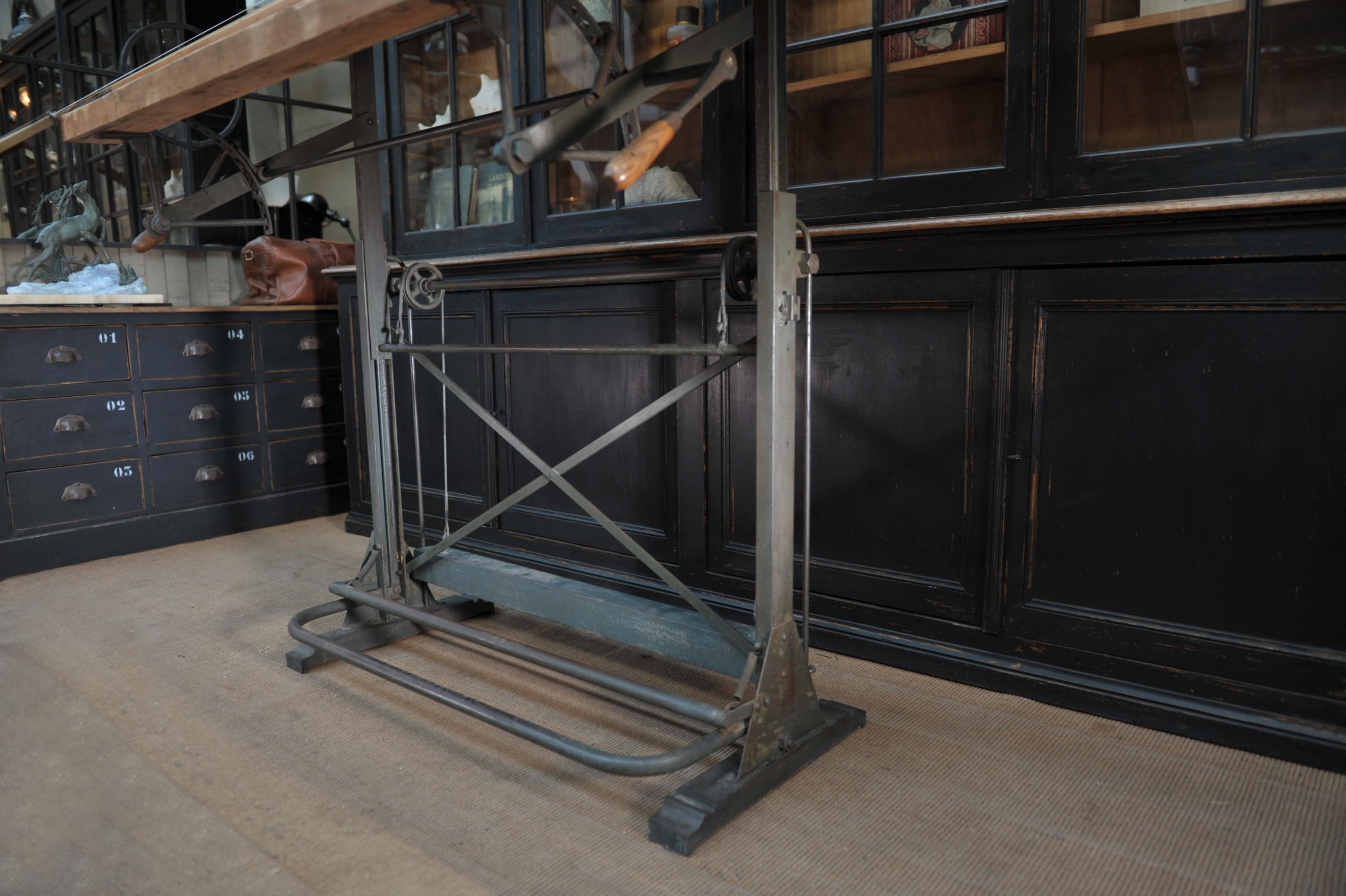 Architecte's Drafting Table in Iron and Wood, circa 1920 4