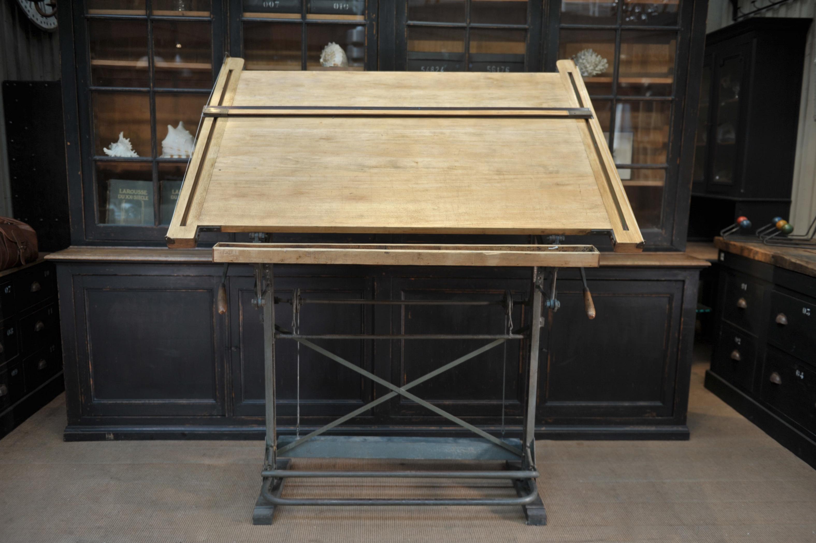 Architecte's Drafting Table in Iron and Wood, circa 1920 5