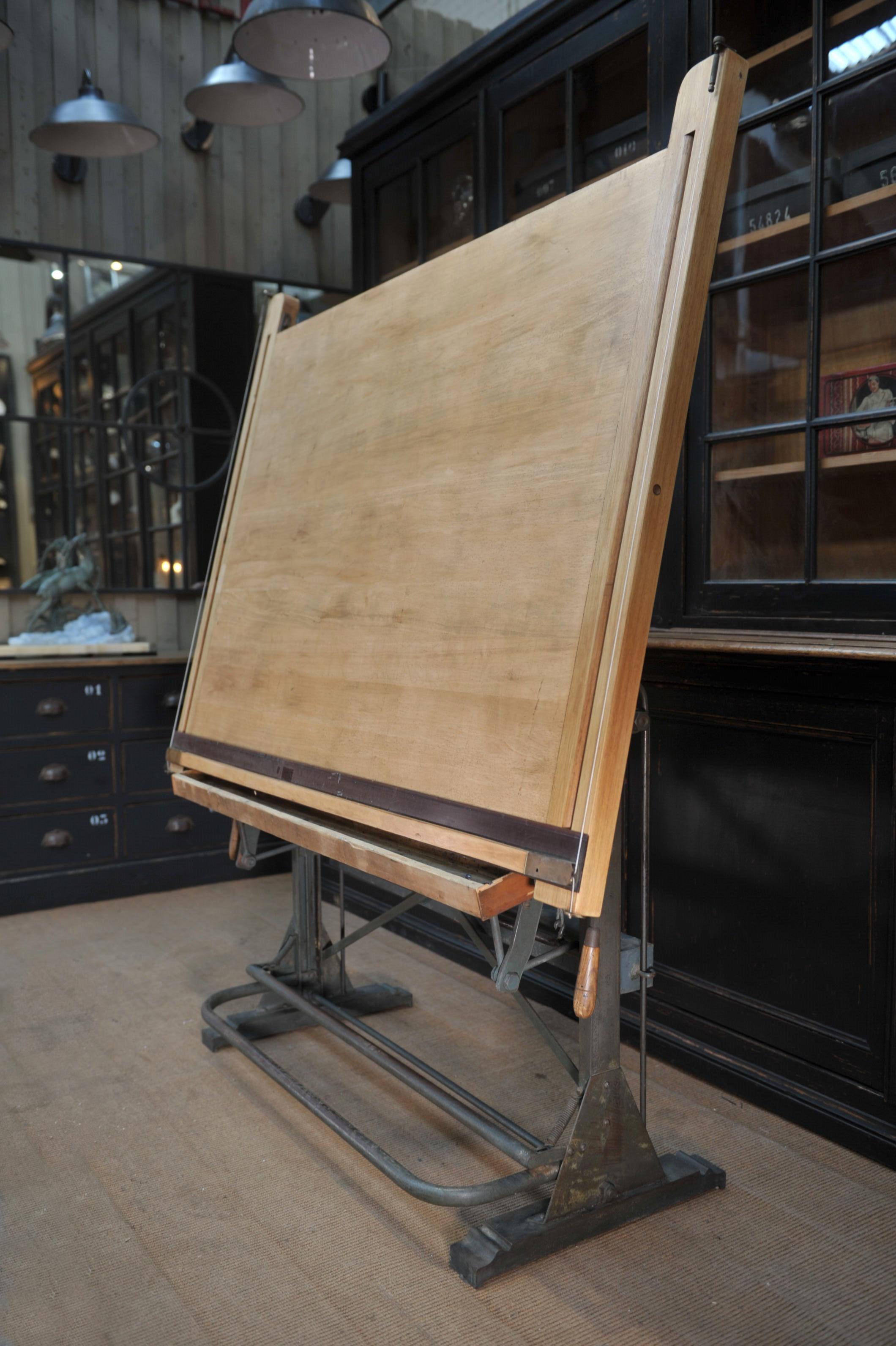 Architecte's Drafting Table in Iron and Wood, circa 1920 8