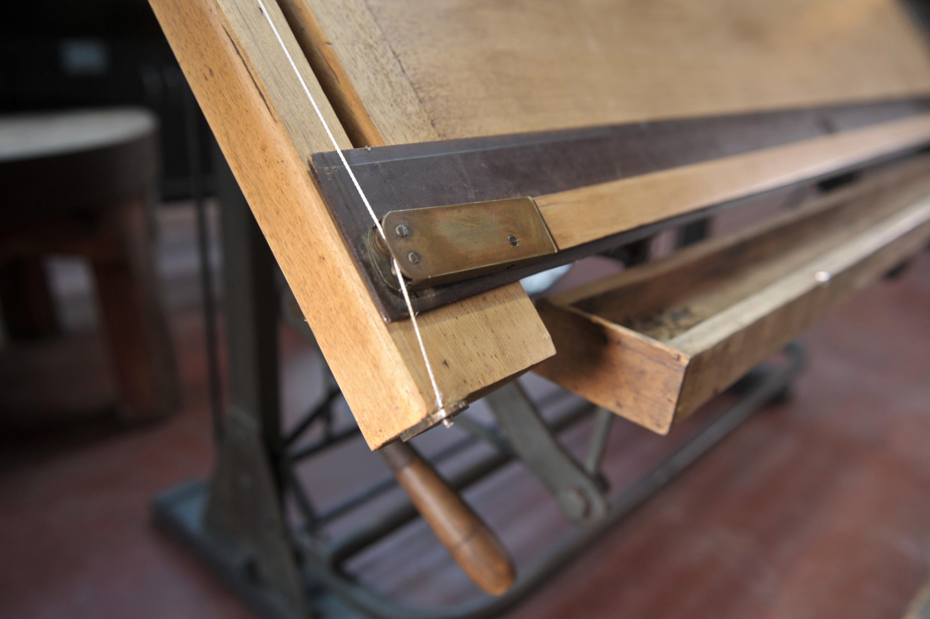 Early 20th Century Architecte's Drafting Table in Iron and Wood, circa 1920