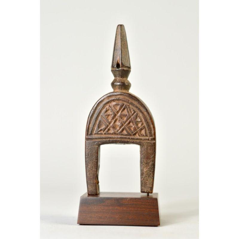 Ivorian Architectonic Diamond Pattern Kulango Pulley in Wood For Sale