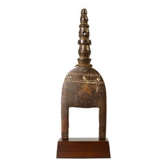 Antique Architectonic Kulango Pulley with a Tall Finial in Wood