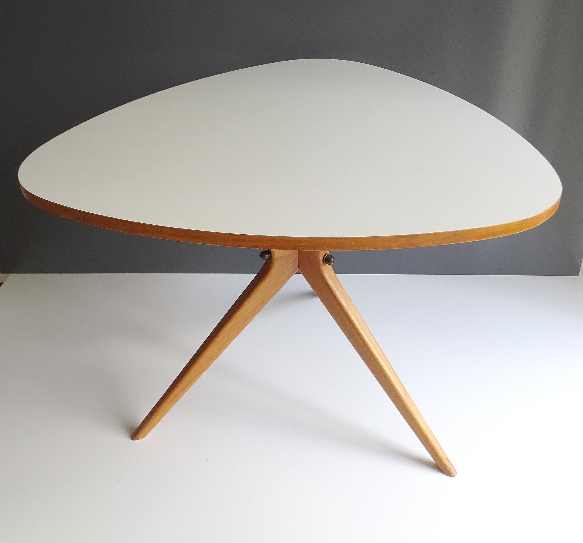 1953 Scandinavian Modern Table by Wilhelm Renz For Sale 4