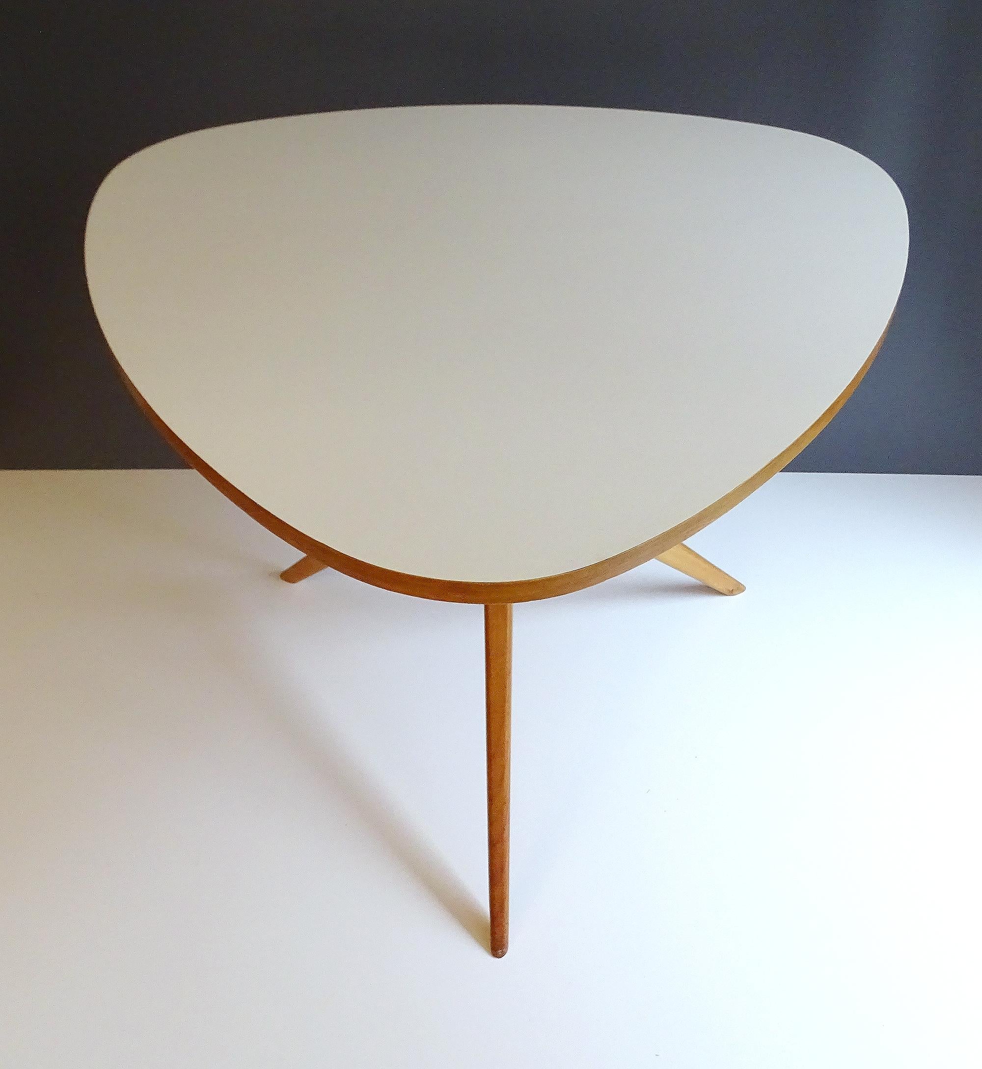 1953 Scandinavian Modern Table by Wilhelm Renz For Sale 6