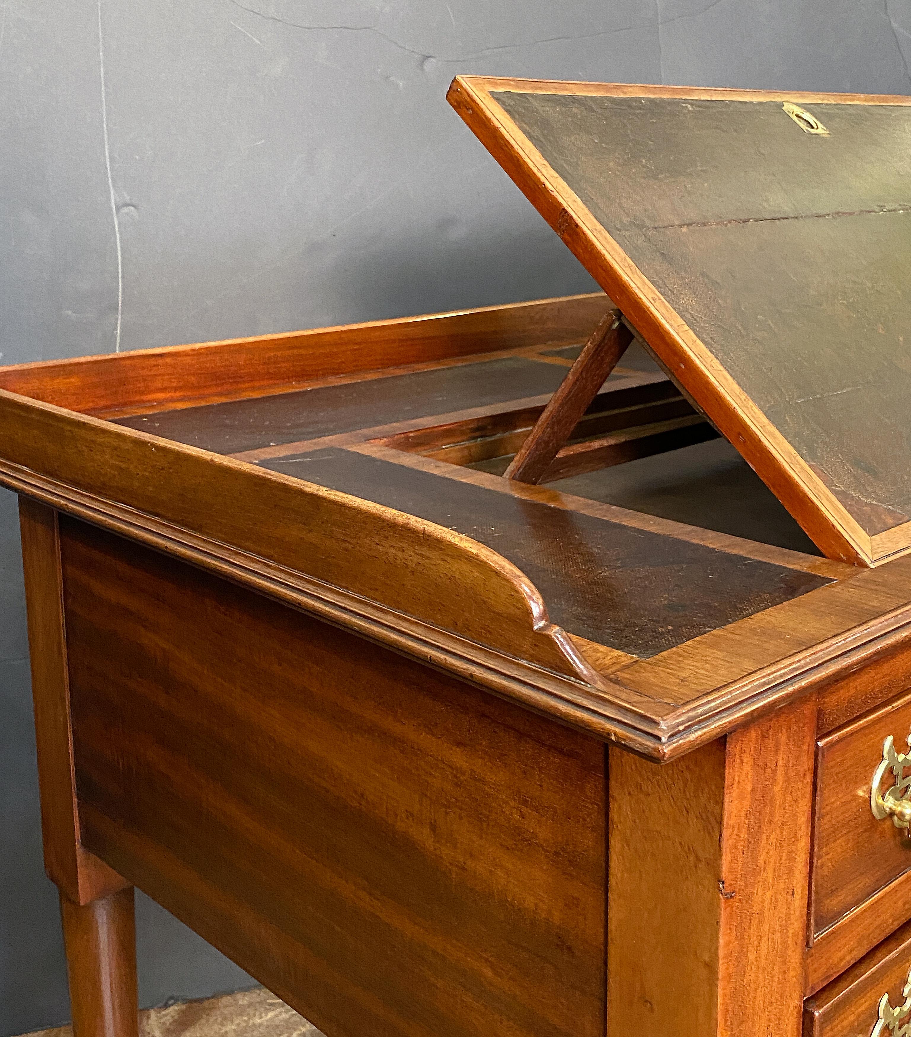Bureau d'architecte et table à écrire en acajou de la fin de l'époque géorgienne en Angleterre en vente 5