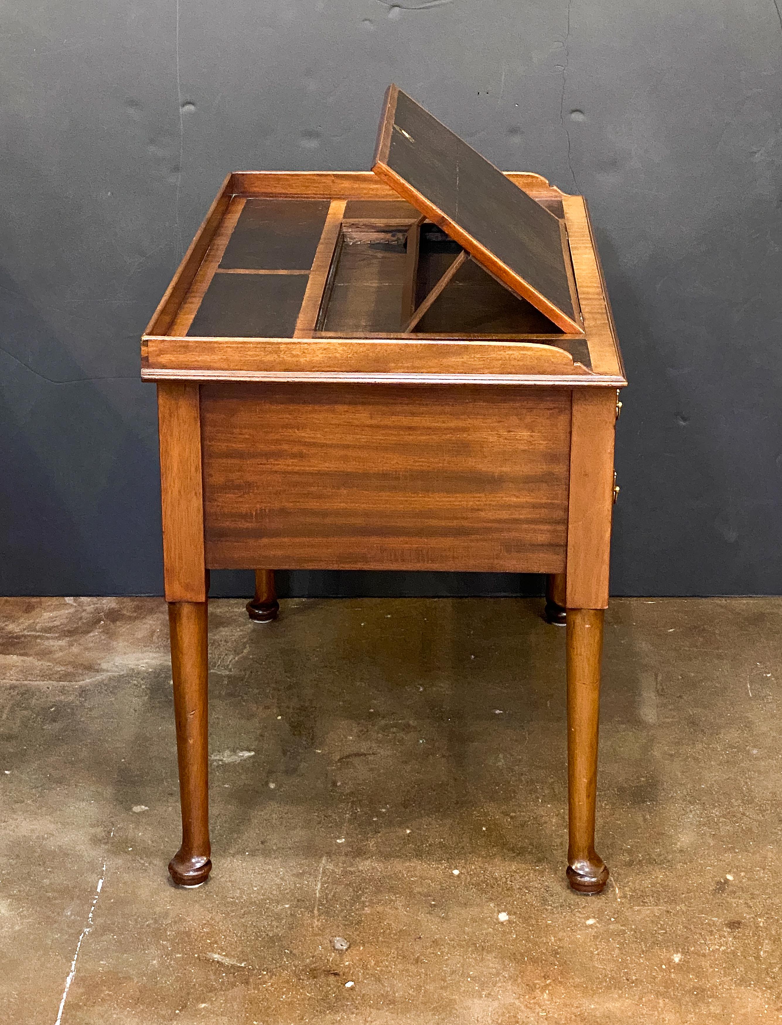 Bureau d'architecte et table à écrire en acajou de la fin de l'époque géorgienne en Angleterre en vente 7