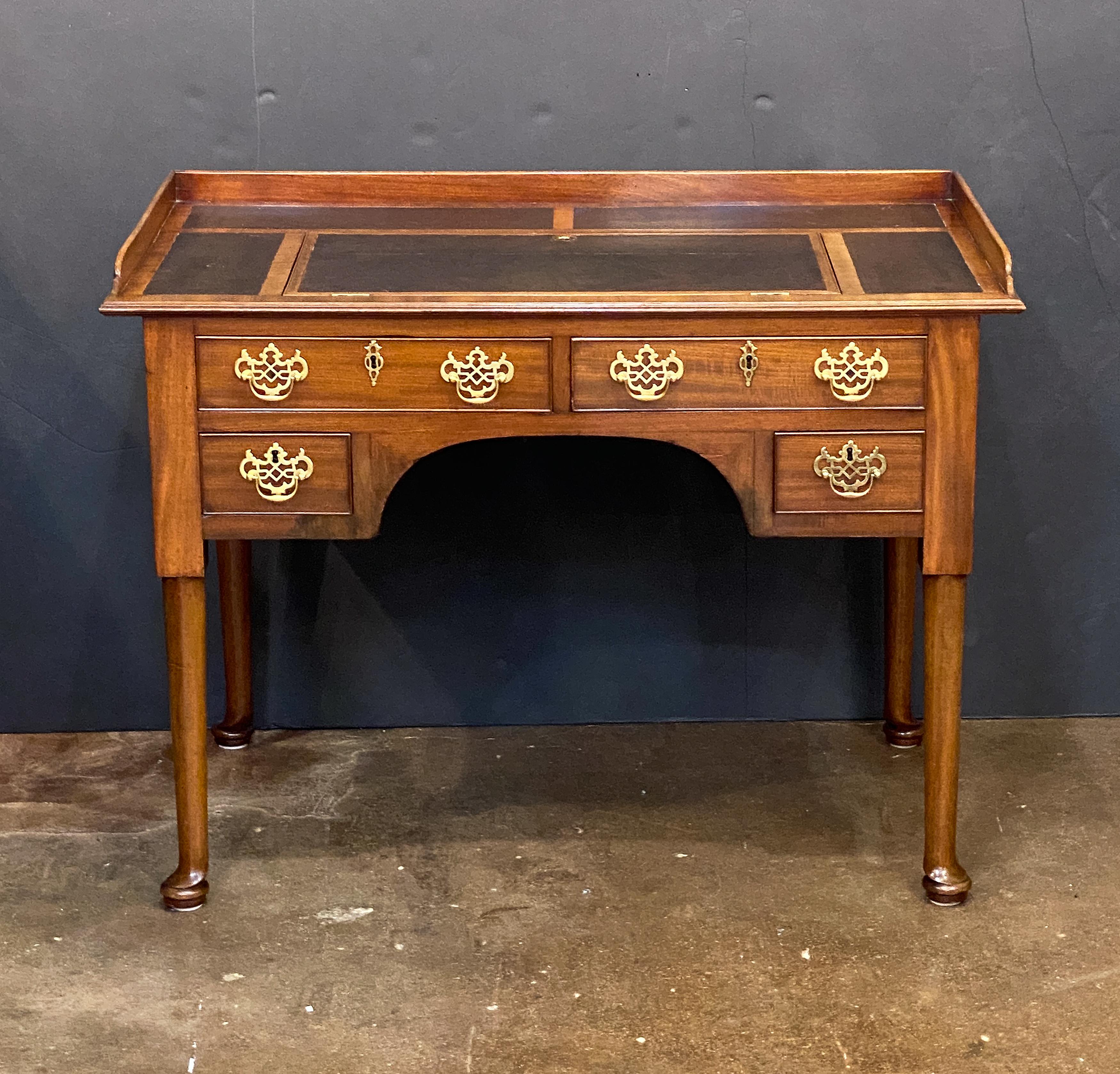 Bureau d'architecte et table à écrire en acajou de la fin de l'époque géorgienne en Angleterre Bon état - En vente à Austin, TX