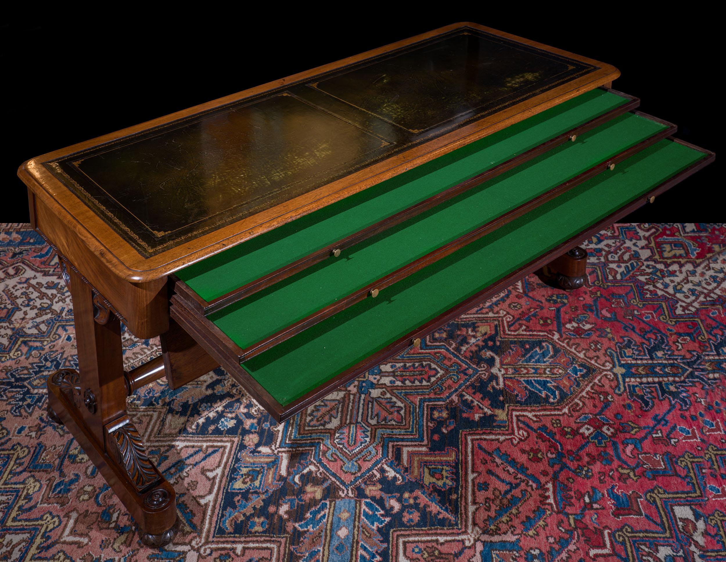 Architect's Plan Table in Mahogany In Good Condition For Sale In London, GB