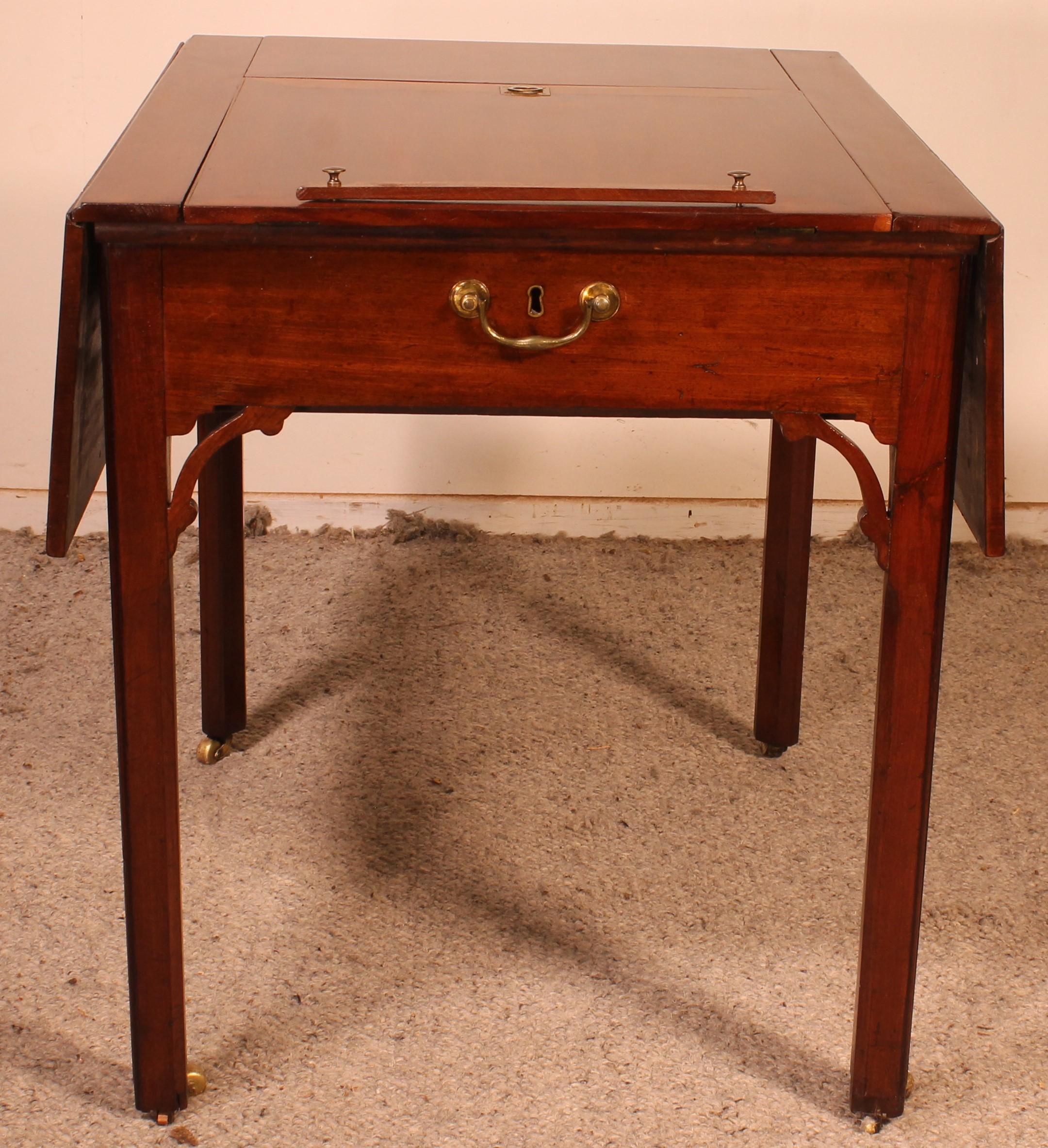 Architect's Table circa 1760 in Mahogany with Mechanism Chippendale Period For Sale 2