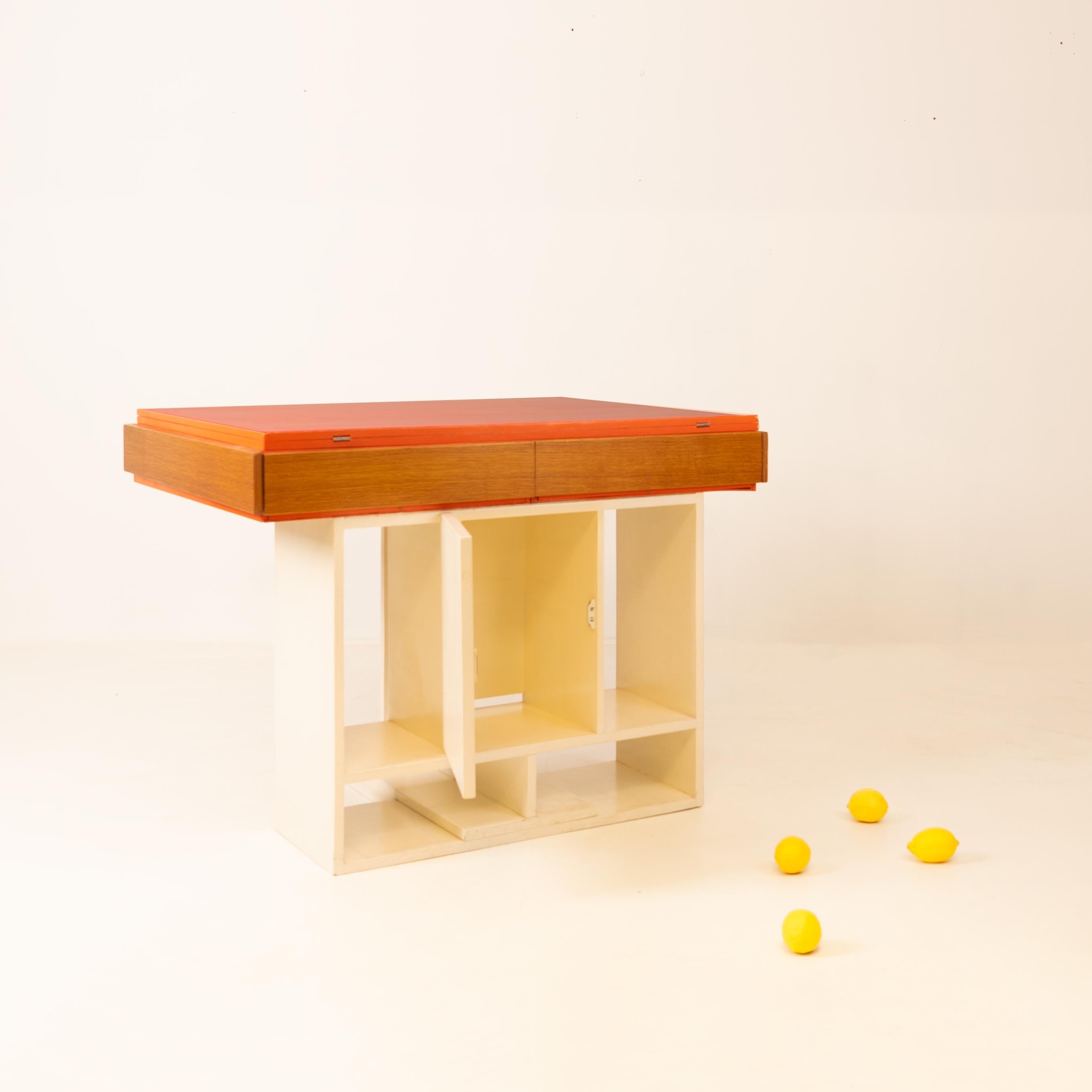 Architect's work, Lacquered system table, circa 1970 In Good Condition For Sale In Paris, FR