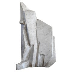 Sculpture architecturale abstraite en marbre