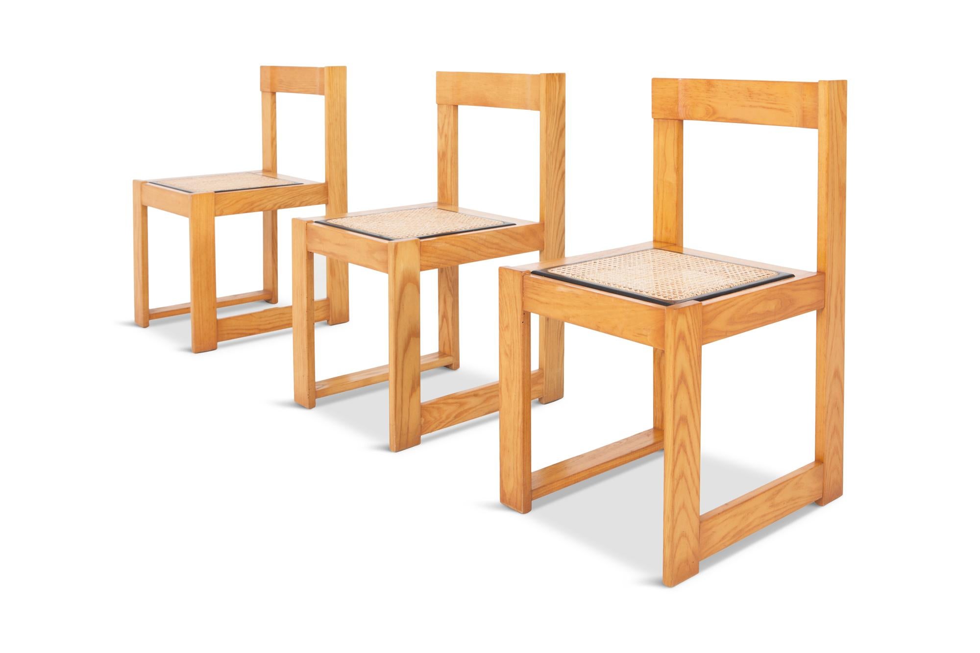 Italian post-modern dining chairs in pine, set of six In Good Condition In Antwerp, BE