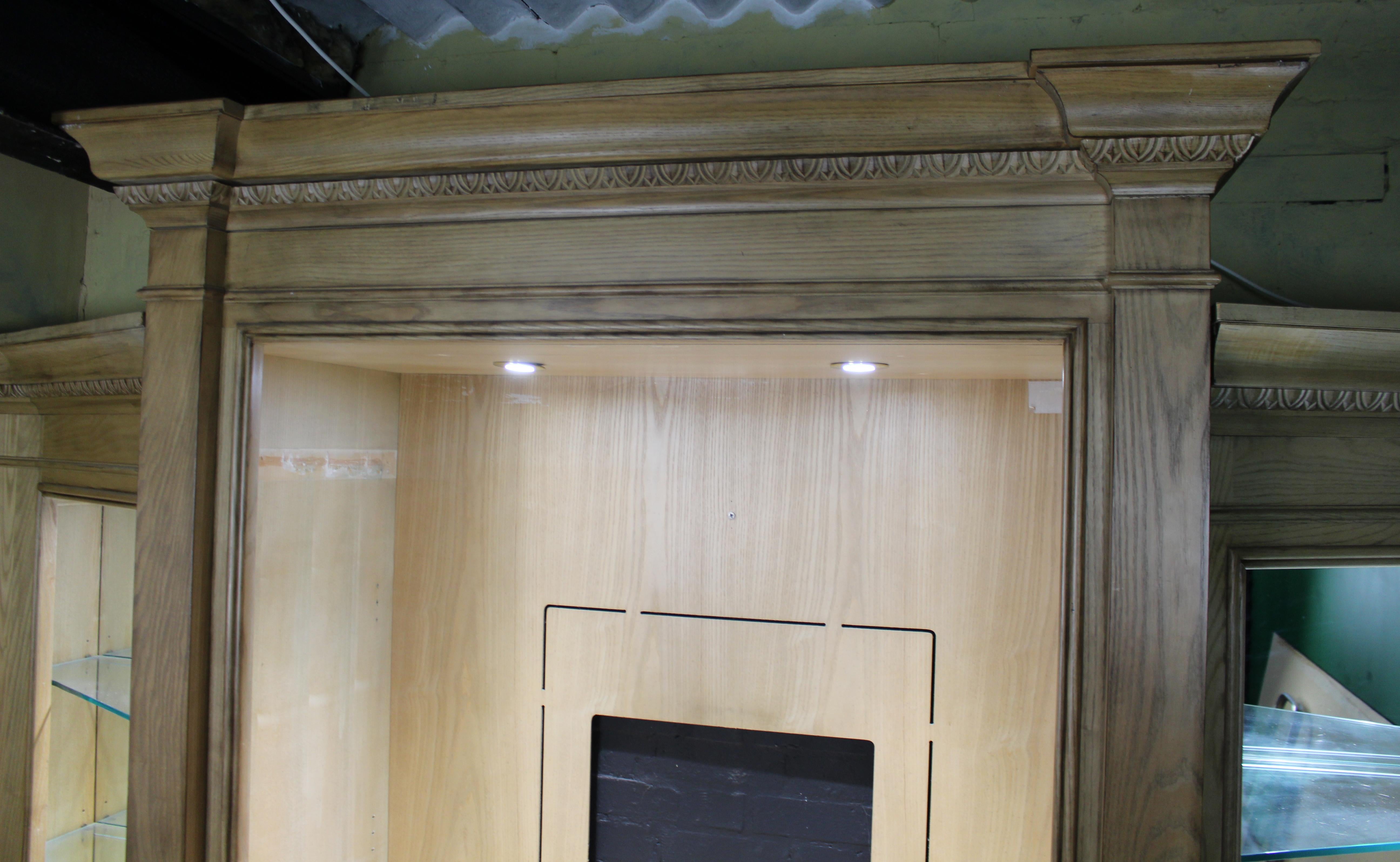 Architectural Breakfront Display Cabinet by Drexel Heritage, USA, Late 20th Cent Bon état - En vente à Worcester, GB
