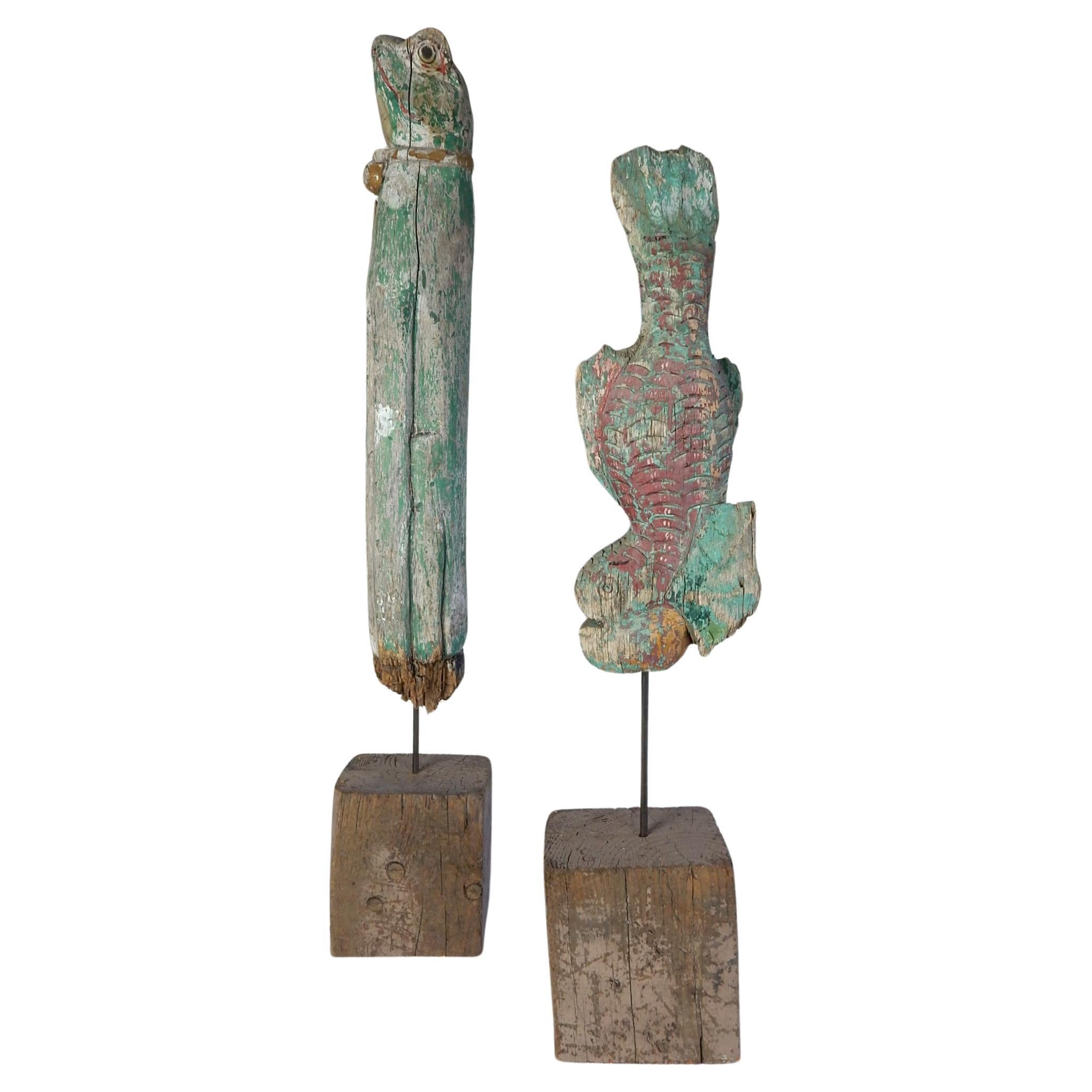 Éléments de temple sculptés grenouille et Koi en vente