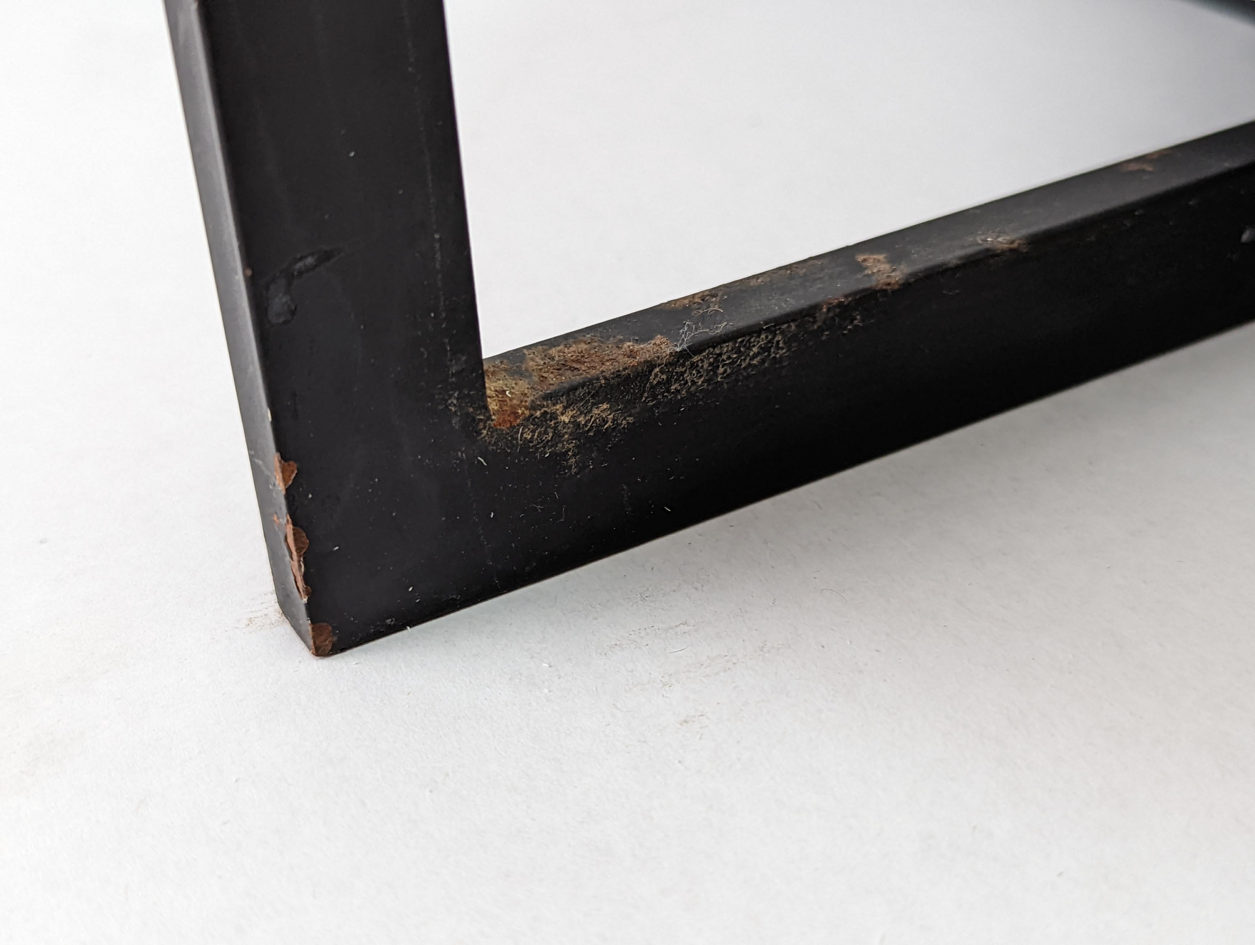 Architectural Cube Lámpara de sobremesa Metal negro Vidrio opalino Modernista Años 70 en venta 5