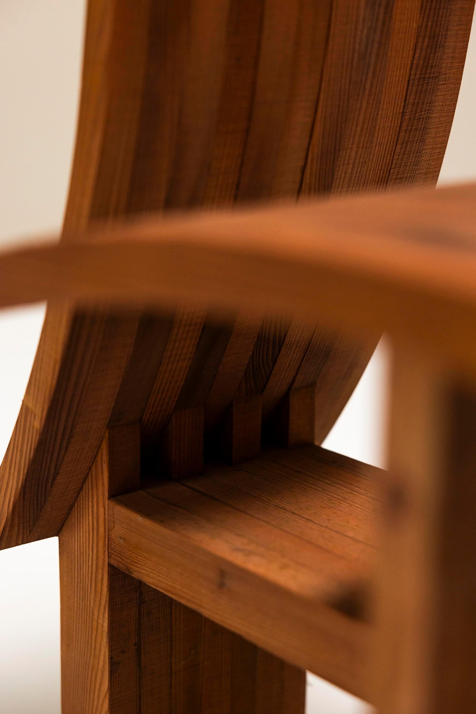 Chaise architecturale à dossier incurvé en bois, Pays-Bas 1980 en vente 1