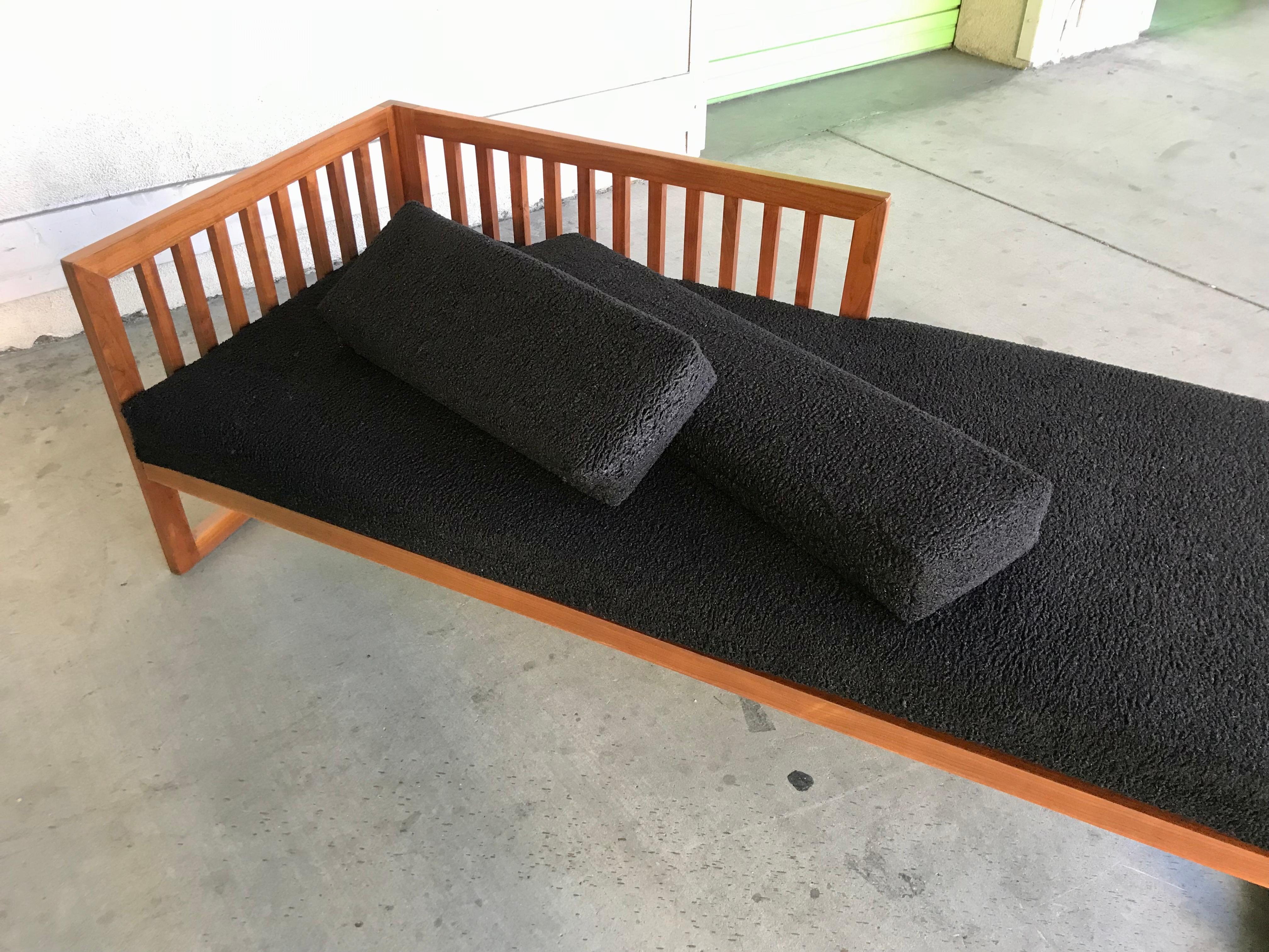 Mid Century Modern Chaise Lounge  For Sale 8