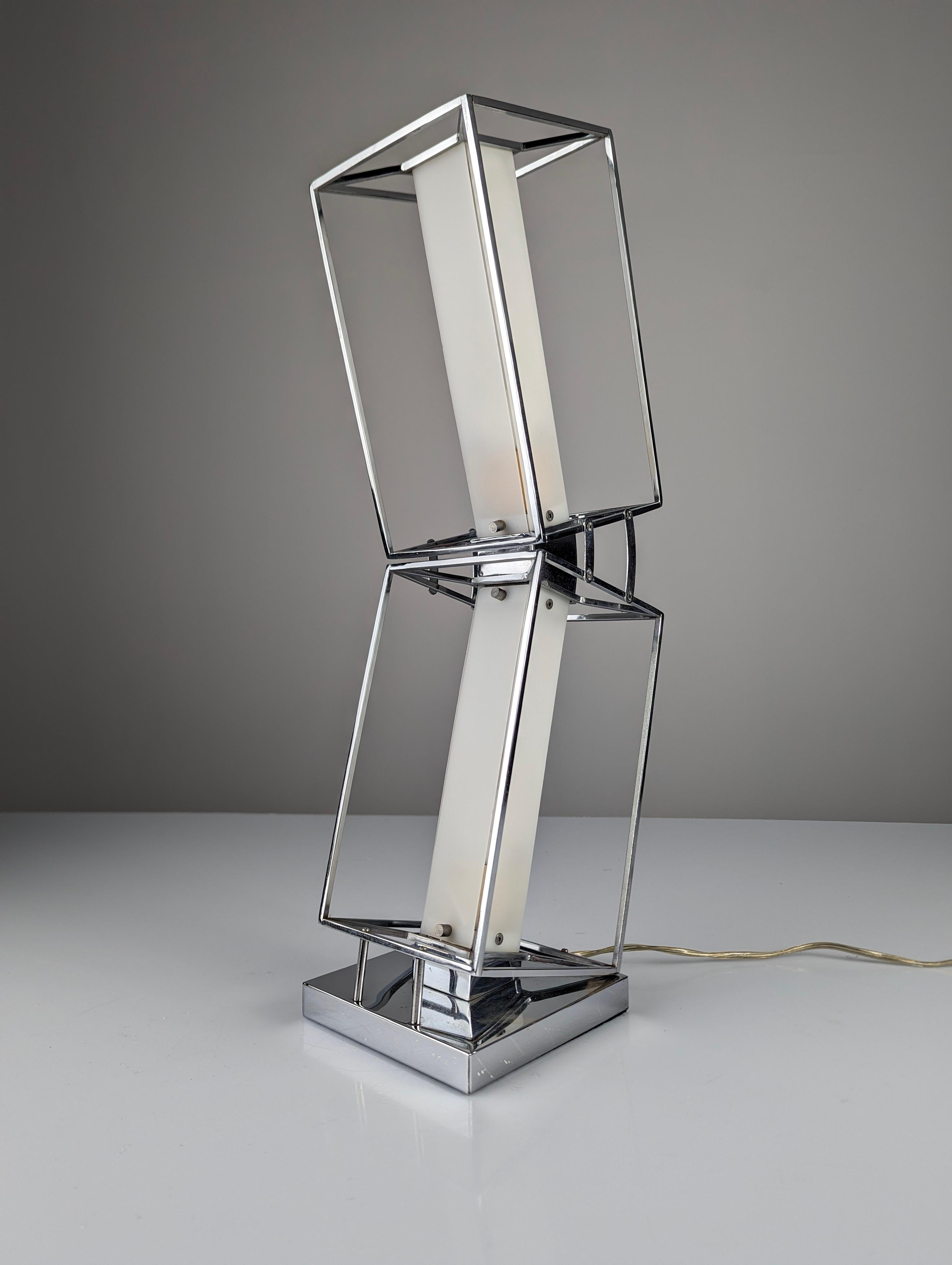 Architectural Design Table Lamp 20th Century For Sale 6