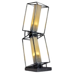 Lampada da tavolo di design architettonico del XX secolo