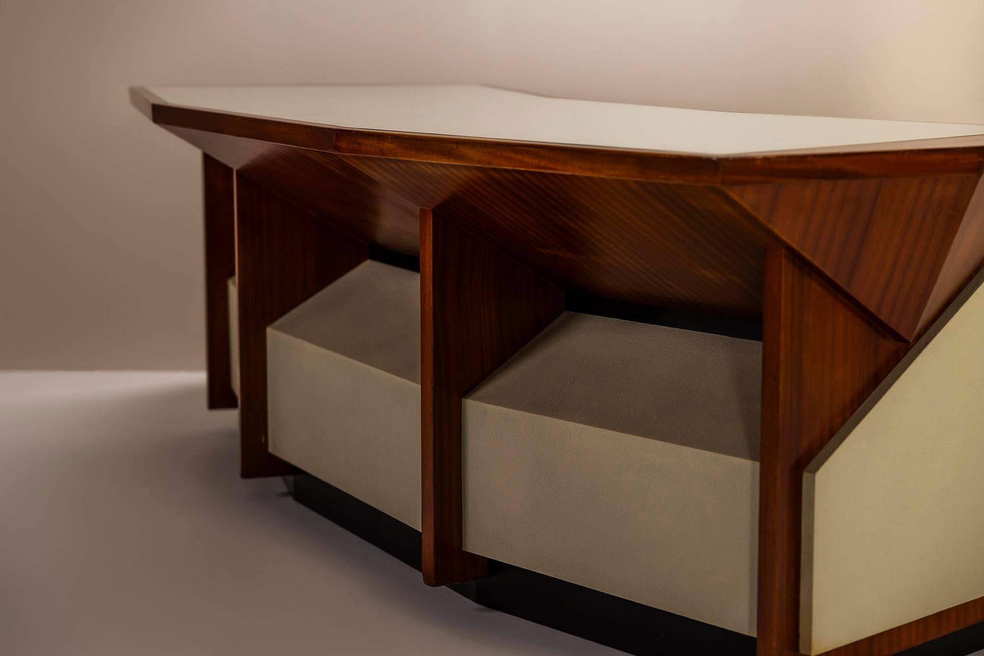 Architectural Desk In Mahogany And Relief Textured Leather, Italy 1960's 7
