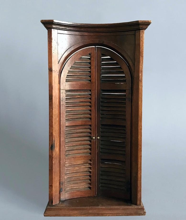 1920s French architectural apprentice model of a doorway. A handsome piece with full functionality, which offers multiple unique opportunities for display.

France, 1920

Dimensions: 16.5 H x 9 W x 5 D.