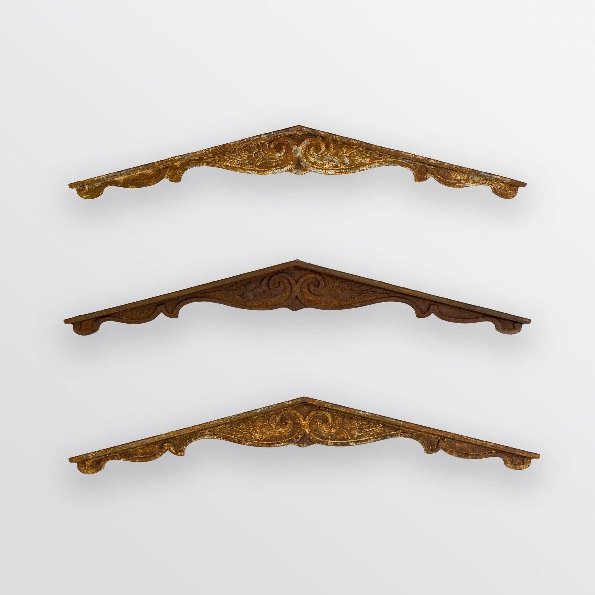 3 cast iron architectural roof lintels.

Priced individually, discount for all three.

England Circa 1880

Please be in contact if you require anymore information about our products.

*****IMPORTANT*****

Please be in contact before making a