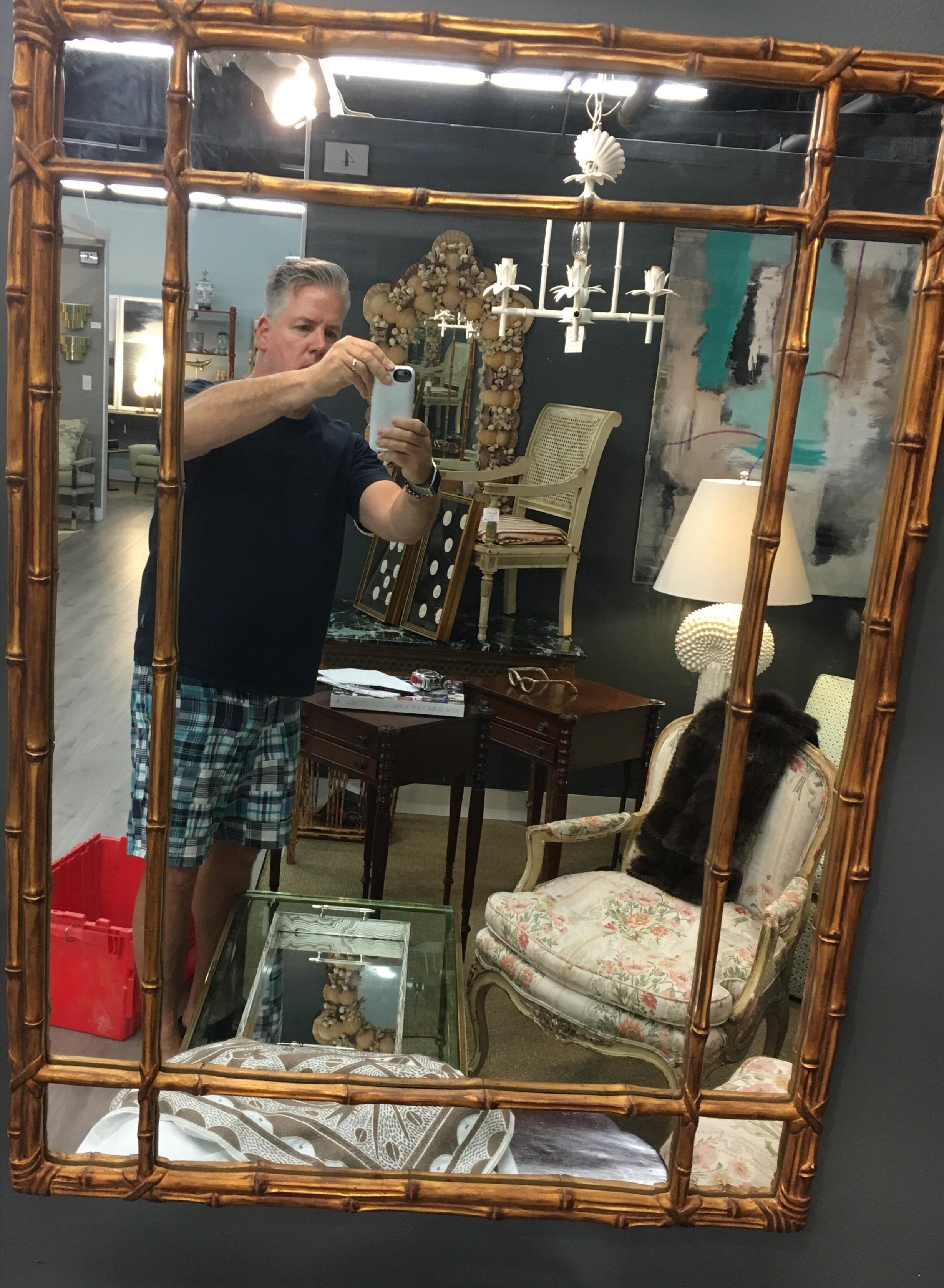 Chinese Chippendale Faux Bamboo Chinoiserie Style Mid Century Gilt Wall Mirror In Excellent Condition In West Hartford, CT