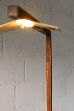 Lampadaire Architectural Brass "Citiez 0.1" en acier oxydé, laiton et béton