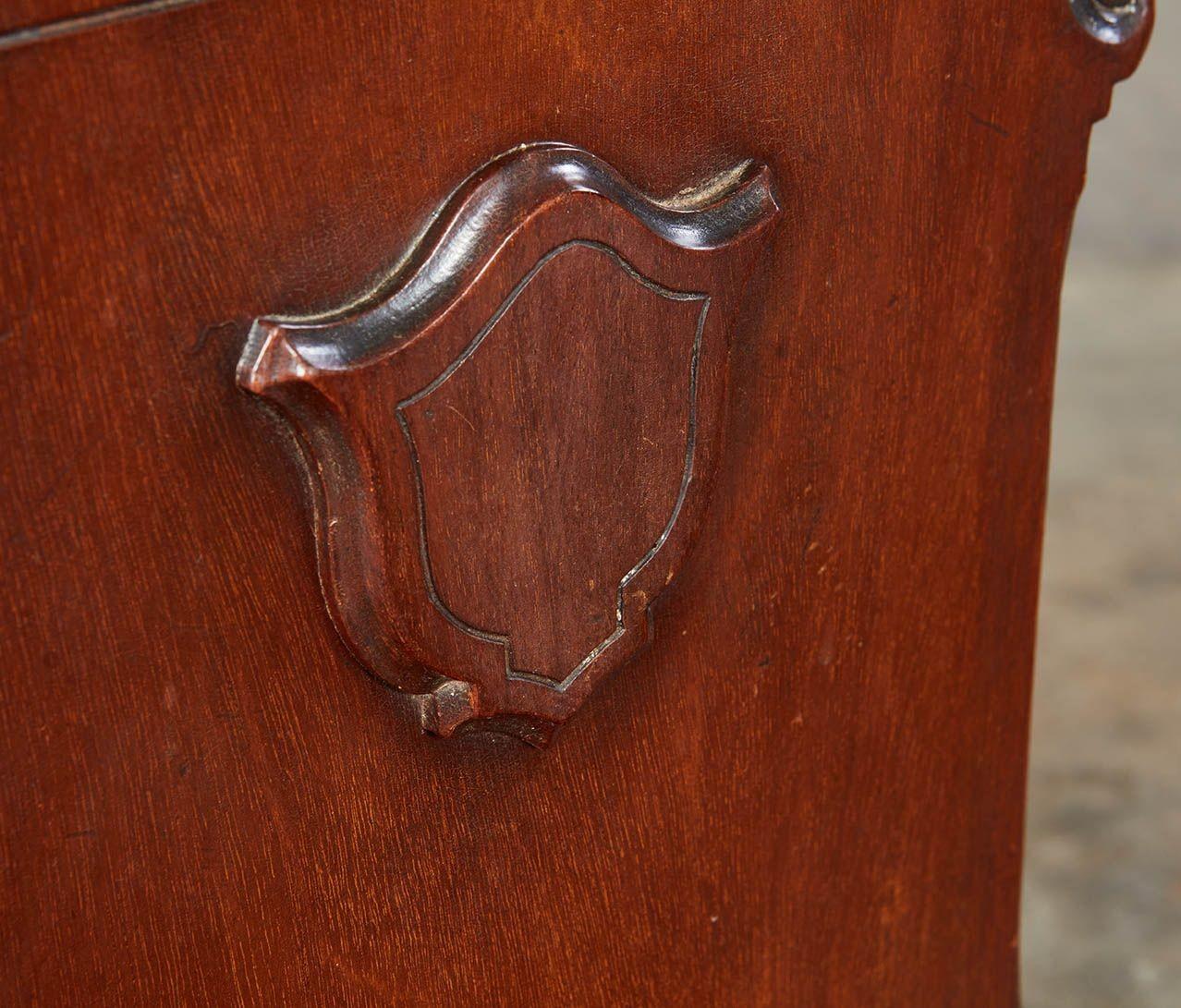 Fine XIX secolo Sedie da sala architettoniche - Una coppia in vendita