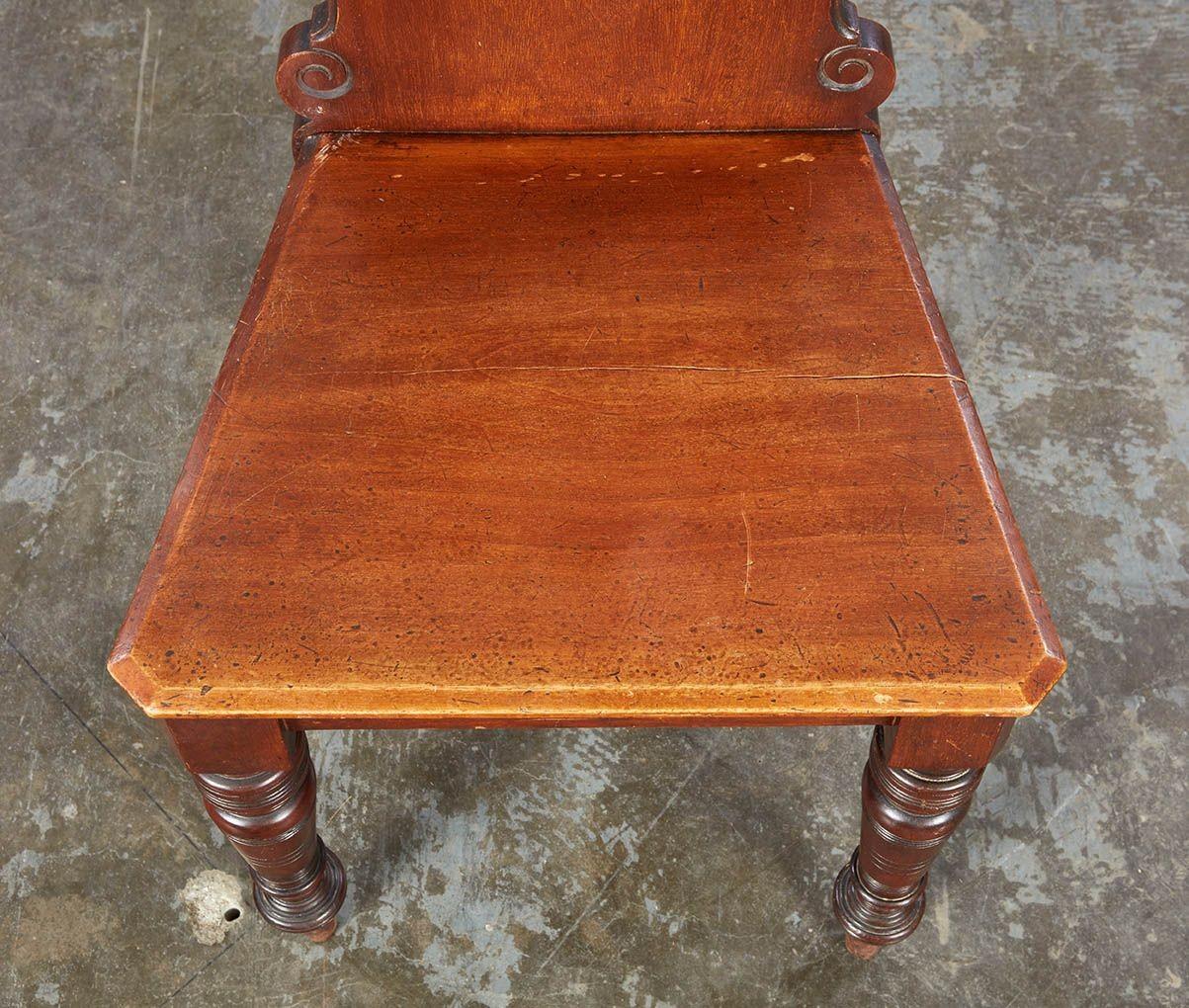 Quercia Sedie da sala architettoniche - Una coppia in vendita