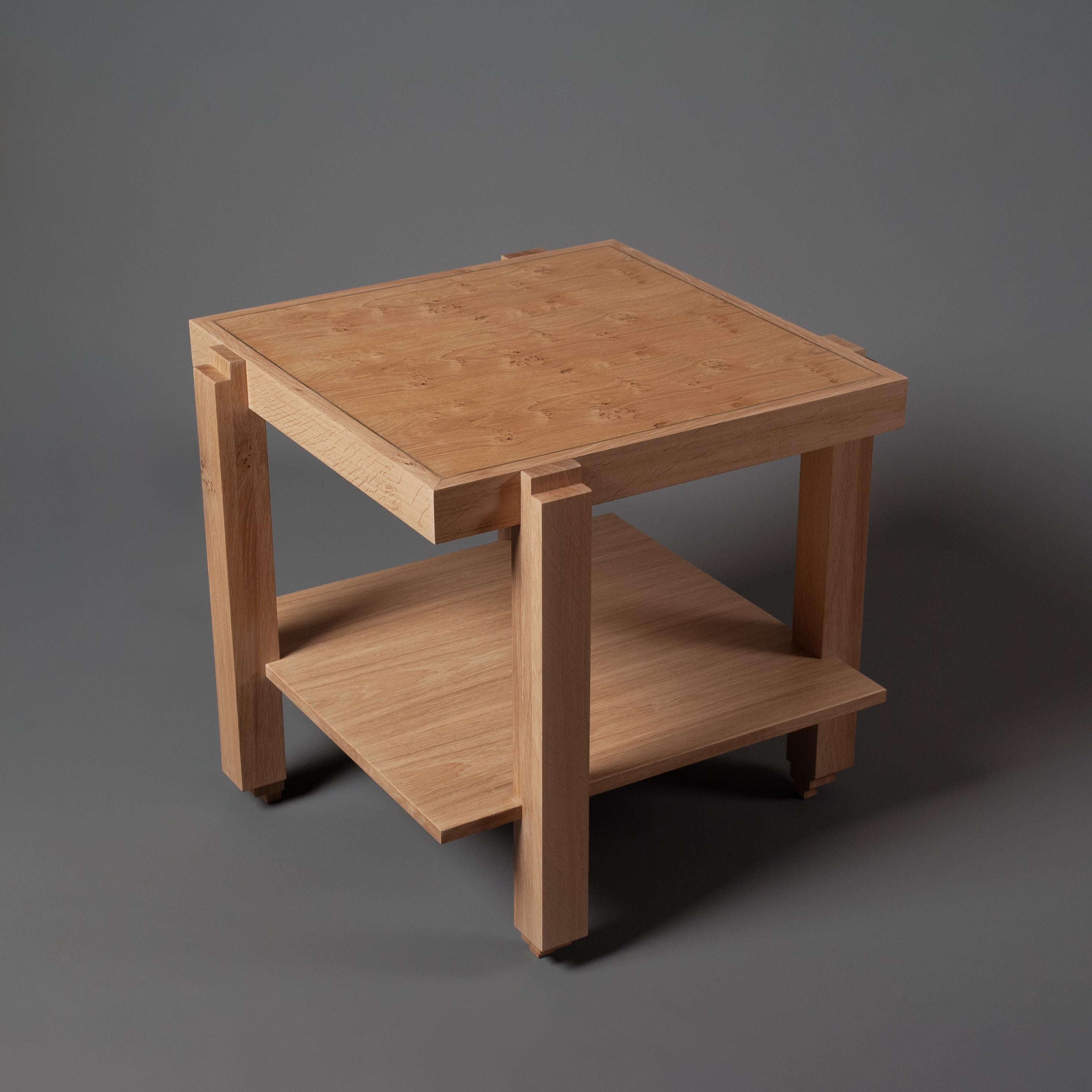 Inglese Comodino architettonico Ziggurat in Oak Oak realizzato a mano in vendita