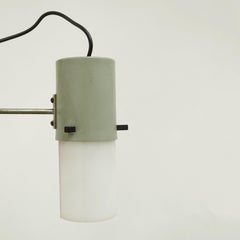 Architektonische italienische verstellbare Wandleuchte aus grauem Metall und Plexiglas aus den 1950er Jahren