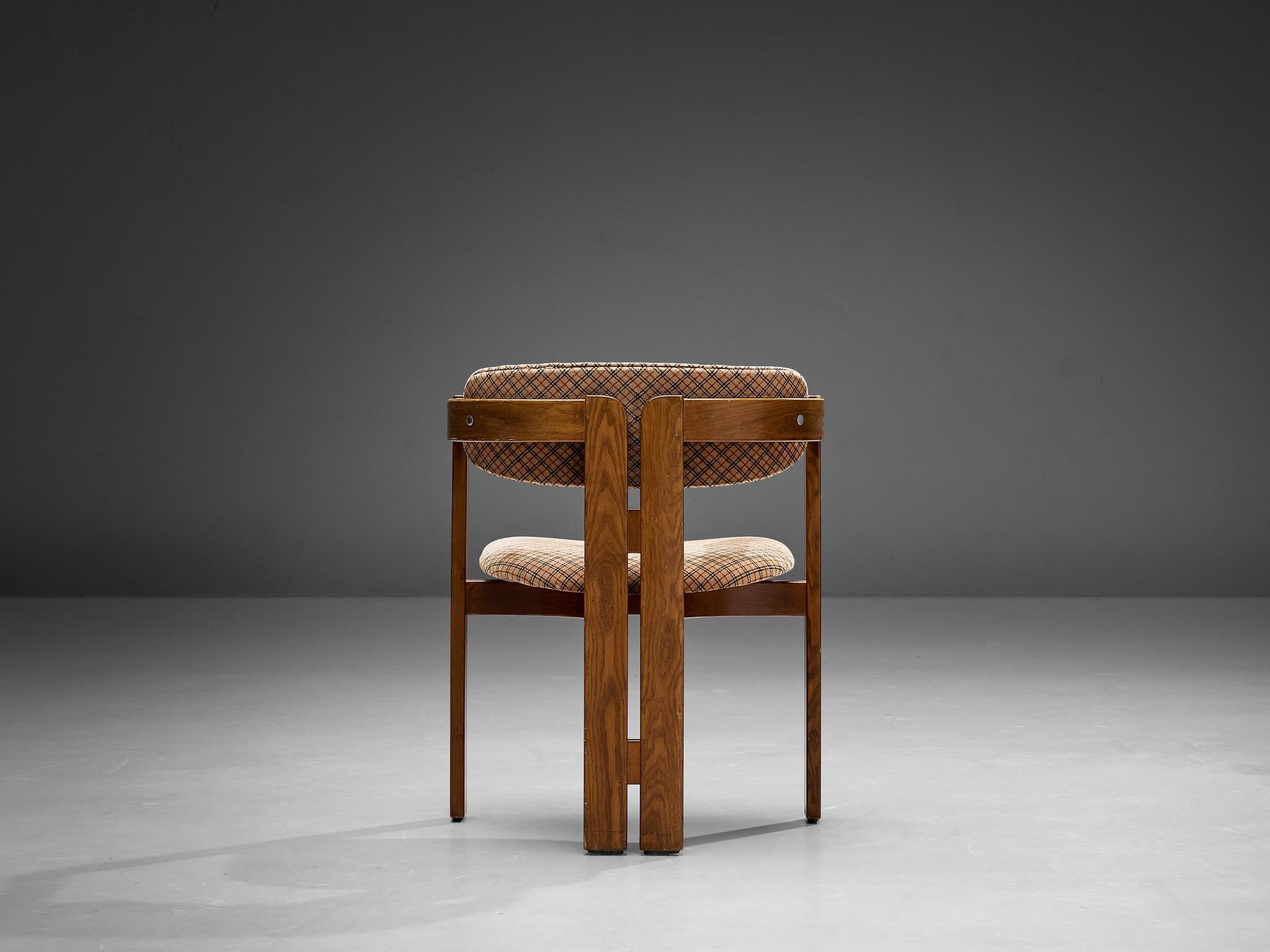 Dining chair, ash, fabric, Italy, 1970s

This Italian dining chair has a strong resemblance to Augusto Savini's 'Pamplona' chair (1965) and Afra & Tobia Scrapa's 'Pigreco' chair (1959/60), yet the designs are different in their details. This chair