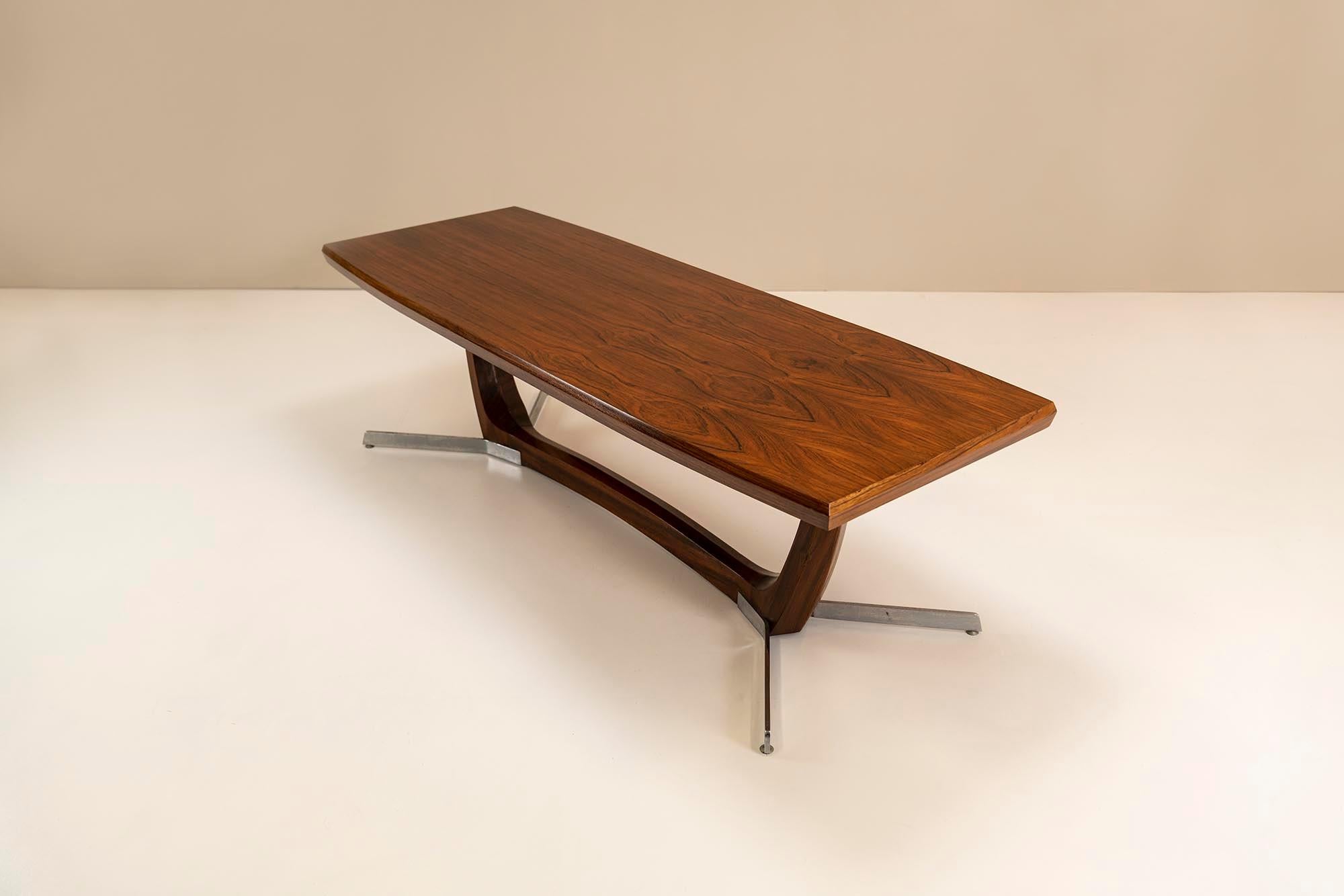 Architectural Large Coffee Table in Rosewood Veneer and Metal, 1960s For Sale 3
