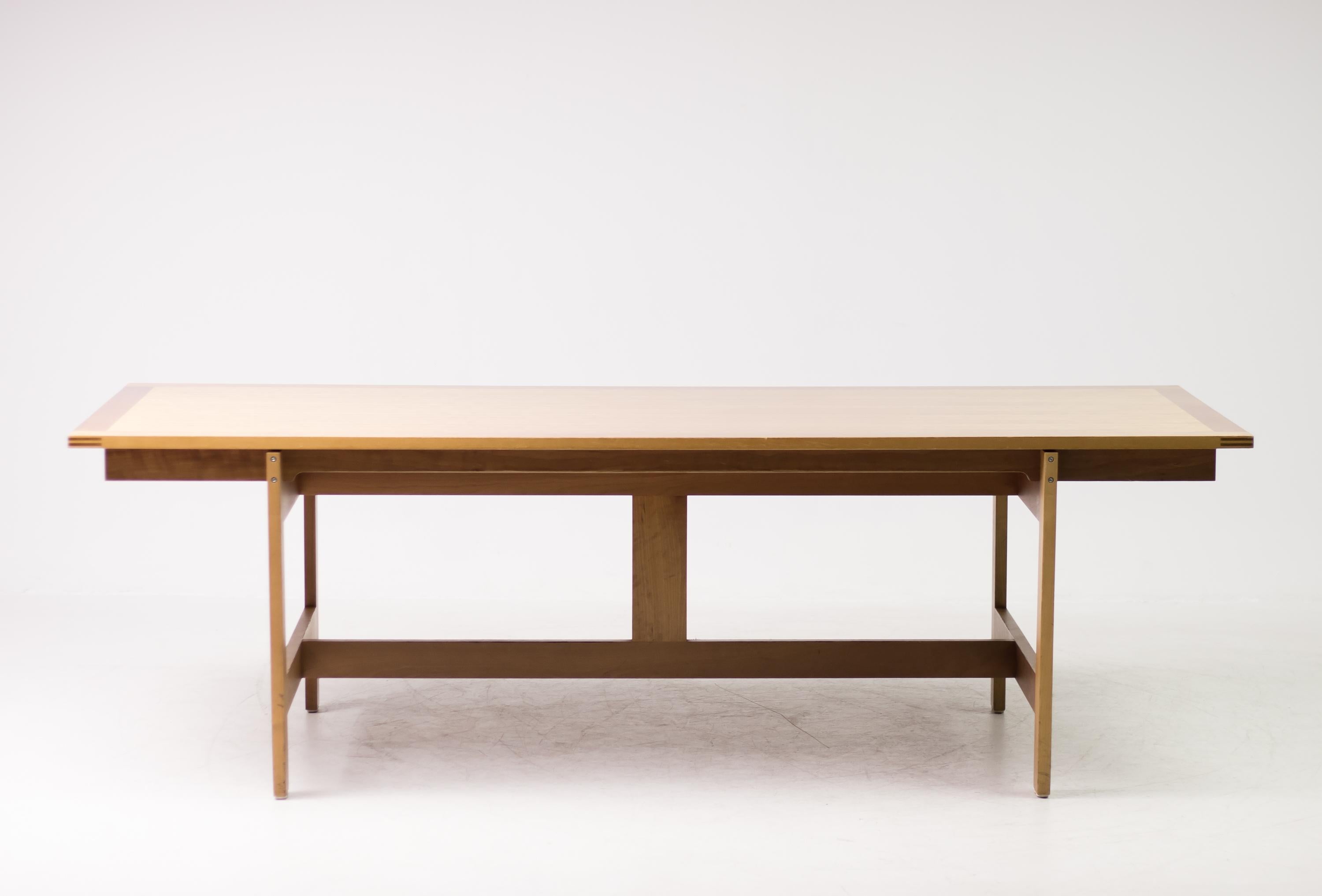 Large M40 dining table designed by Henning Jensen and Torben Valeur for Munch, Denmark.
Handmade in solid cherrywood, wood beautiful details.
Marked with label.
    