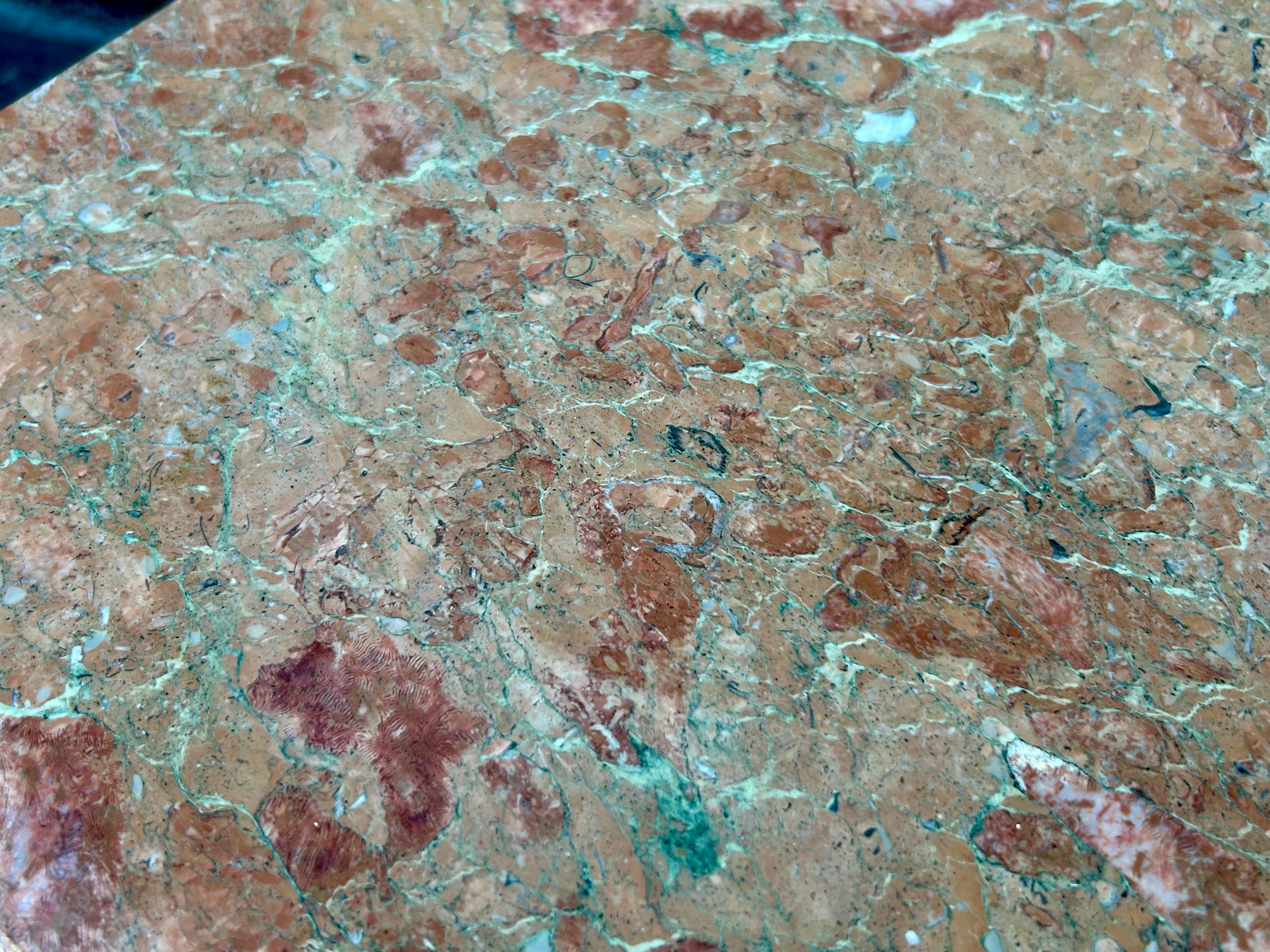 Tavoli o piedistalli architettonici in marmo Italia in vendita 2