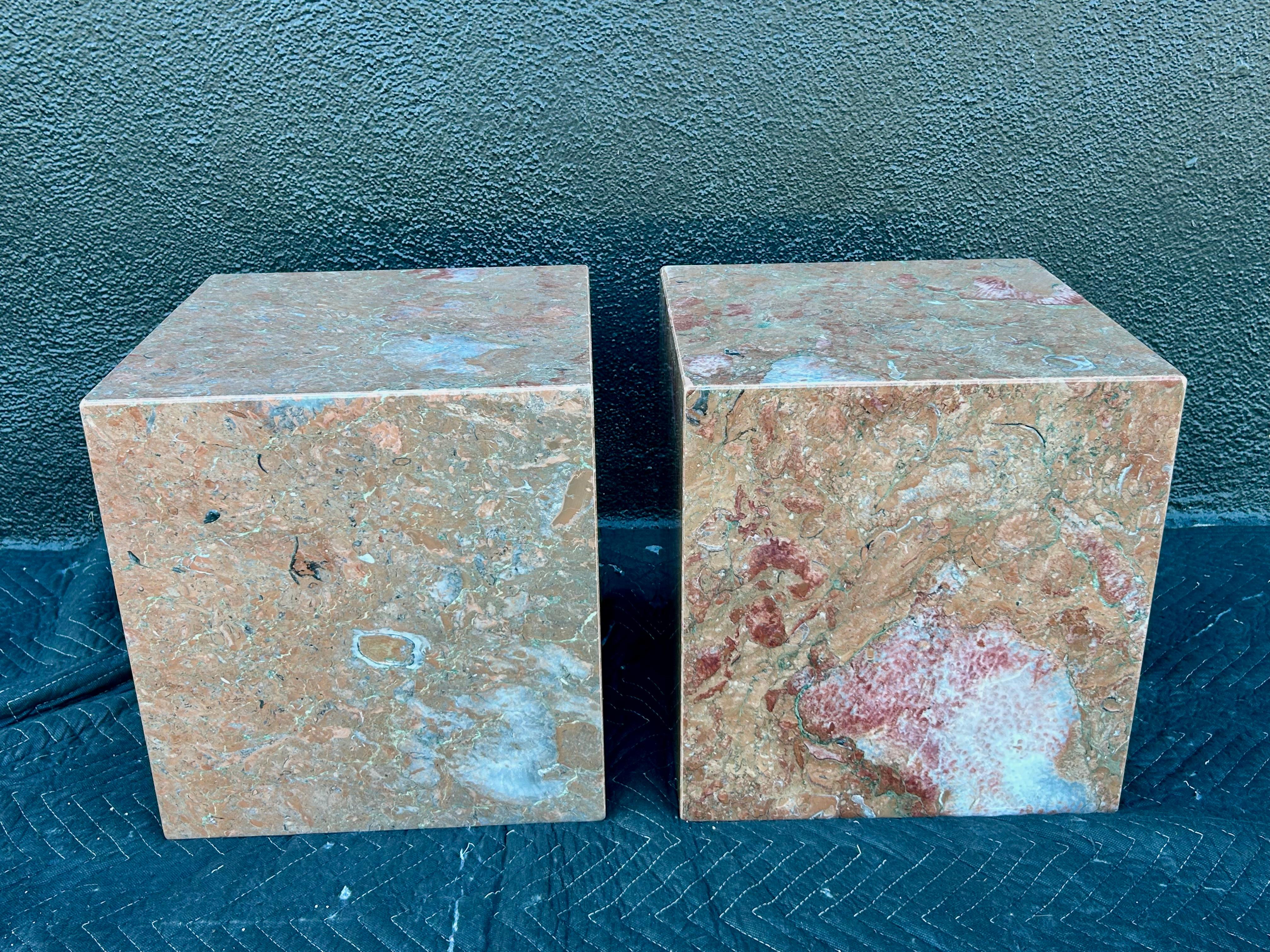 Tavoli o piedistalli architettonici in marmo Italia in vendita 5