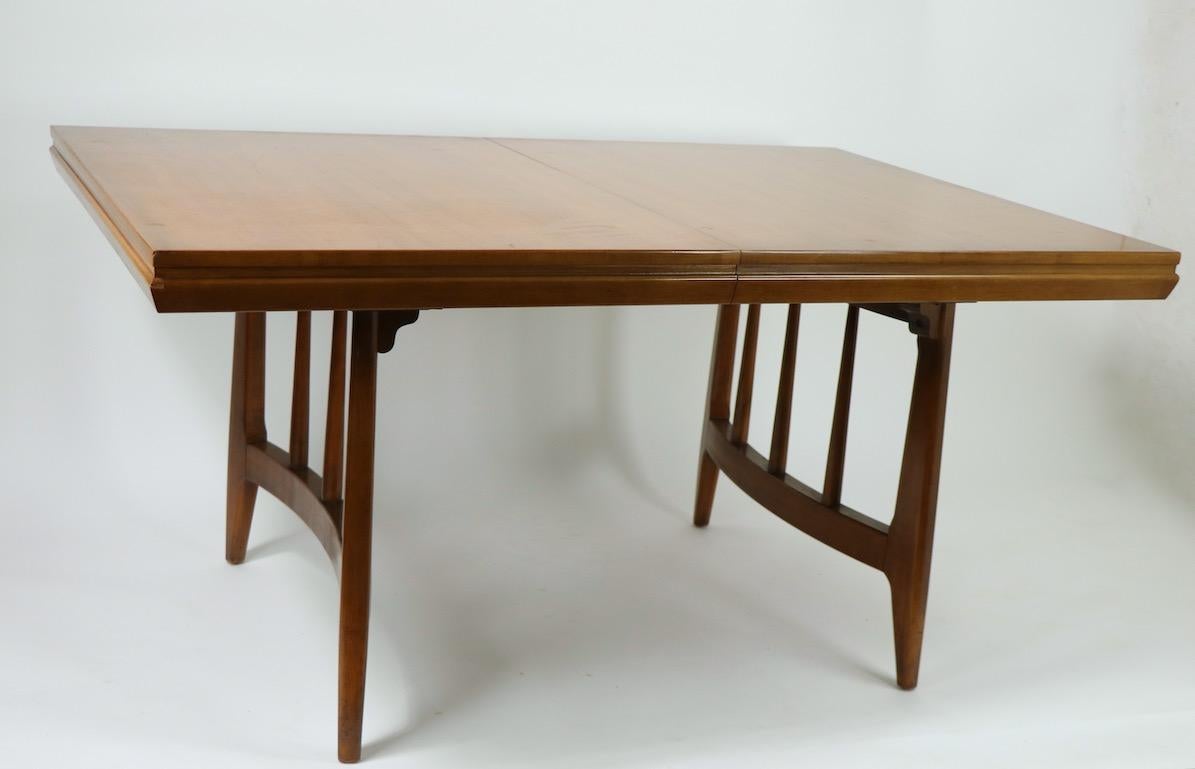 Architectural Mid Century Dining Table In Good Condition In New York, NY