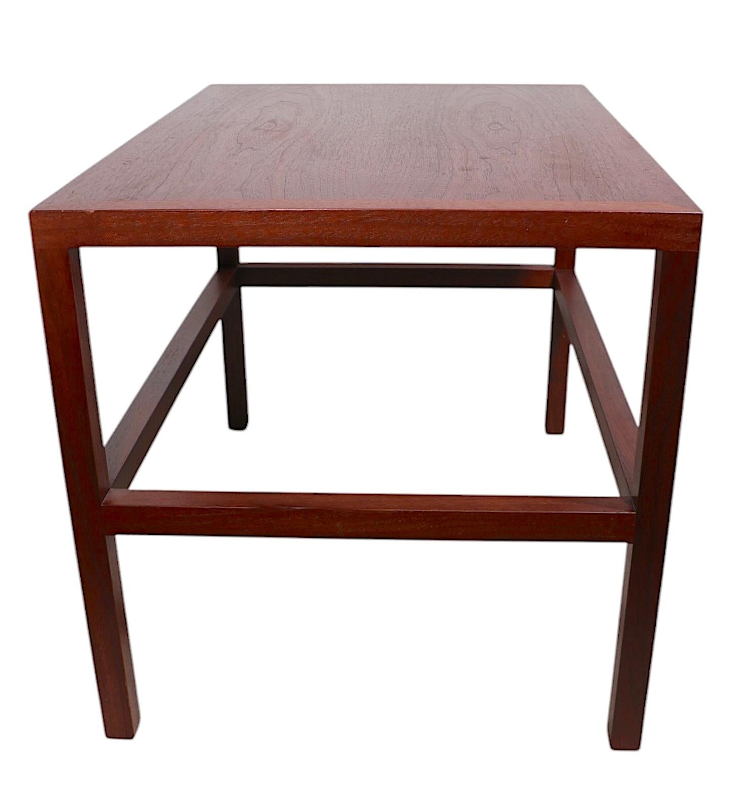 Architectural Mid Century End Table att. to Wormley for Dunbar In Good Condition For Sale In New York, NY