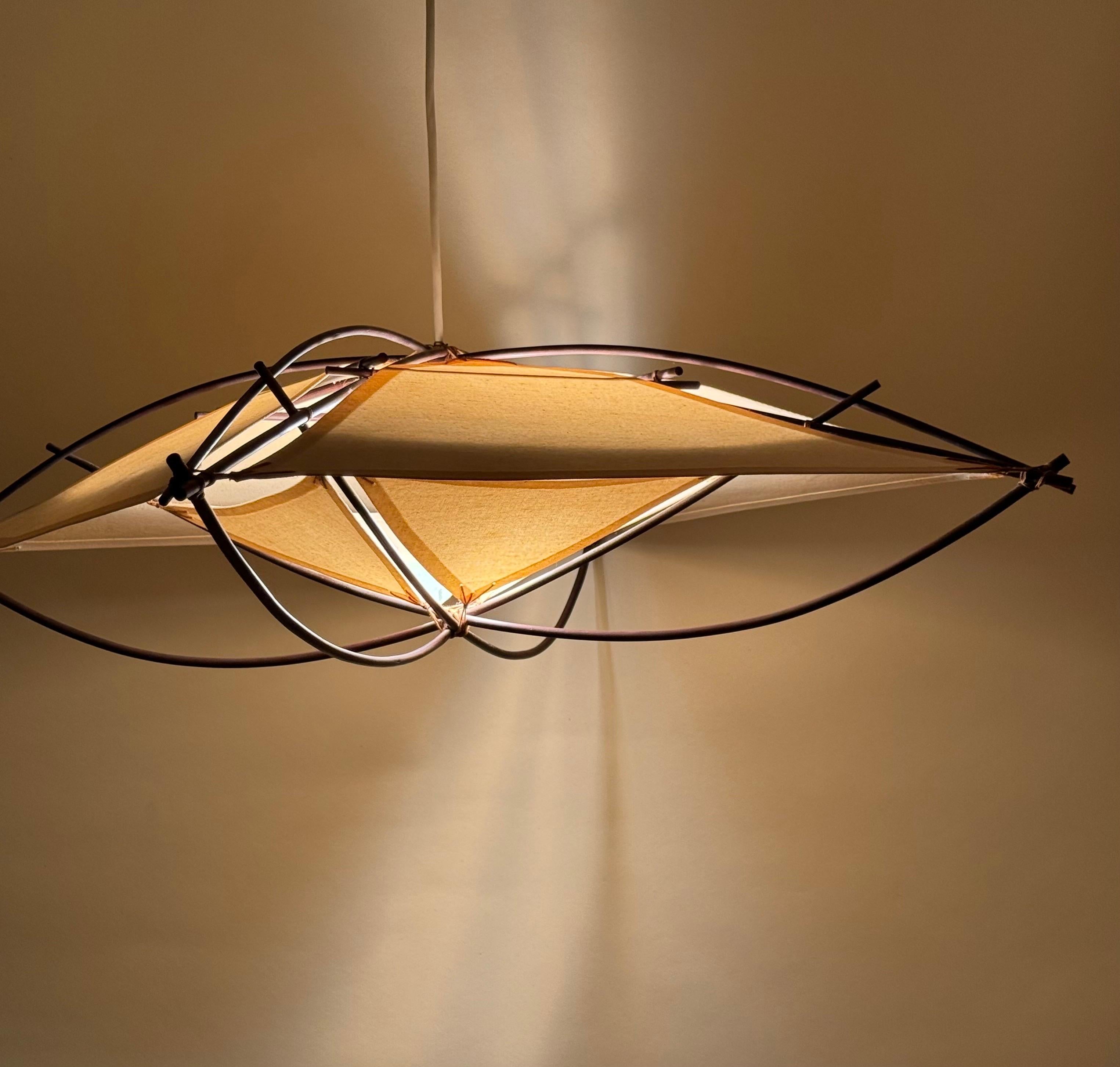 Architectural Mid-Century Modern Ceiling Light De Bambú Y Textil en venta 6