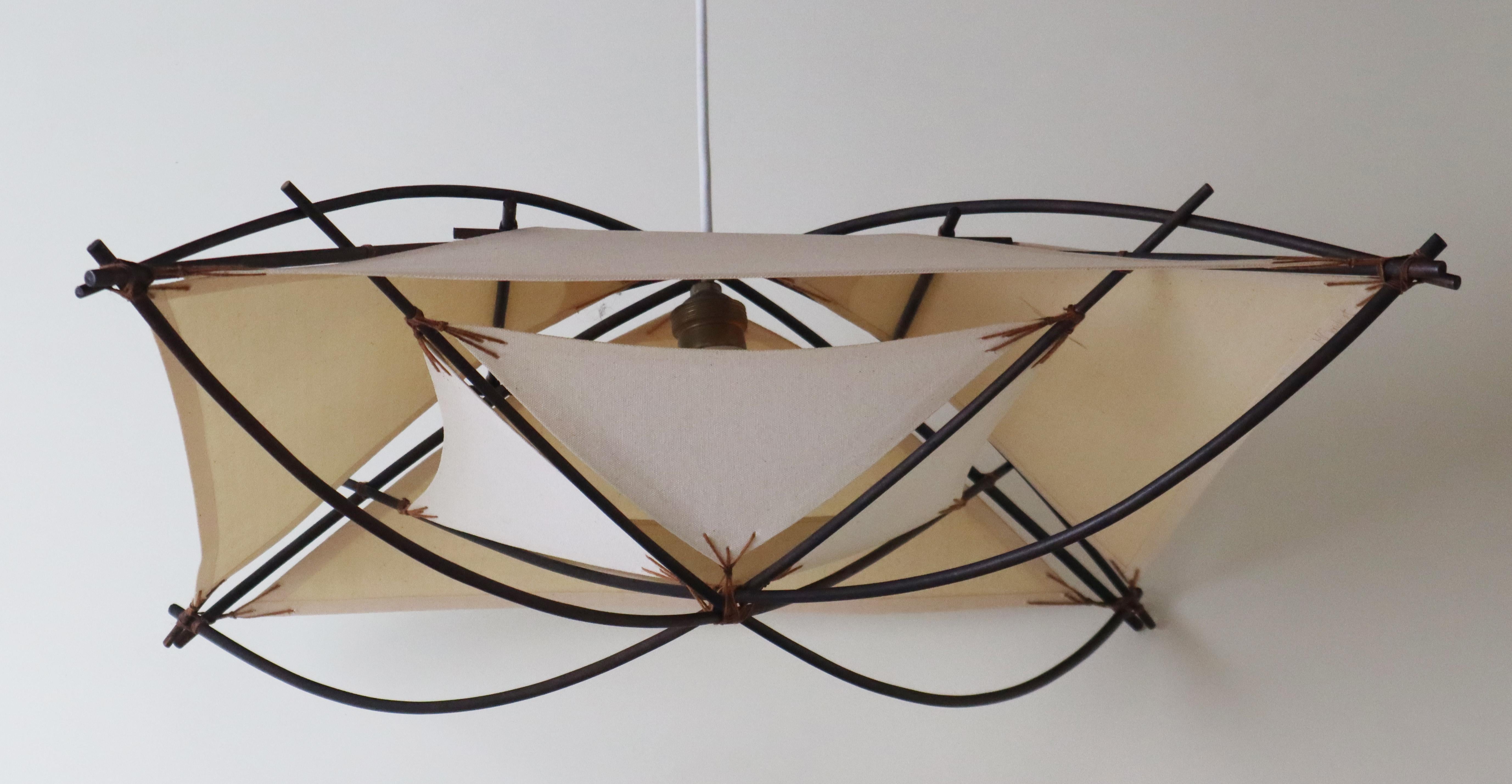 Architectural Mid-Century Modern Ceiling Light De Bambú Y Textil Moderno de mediados de siglo en venta