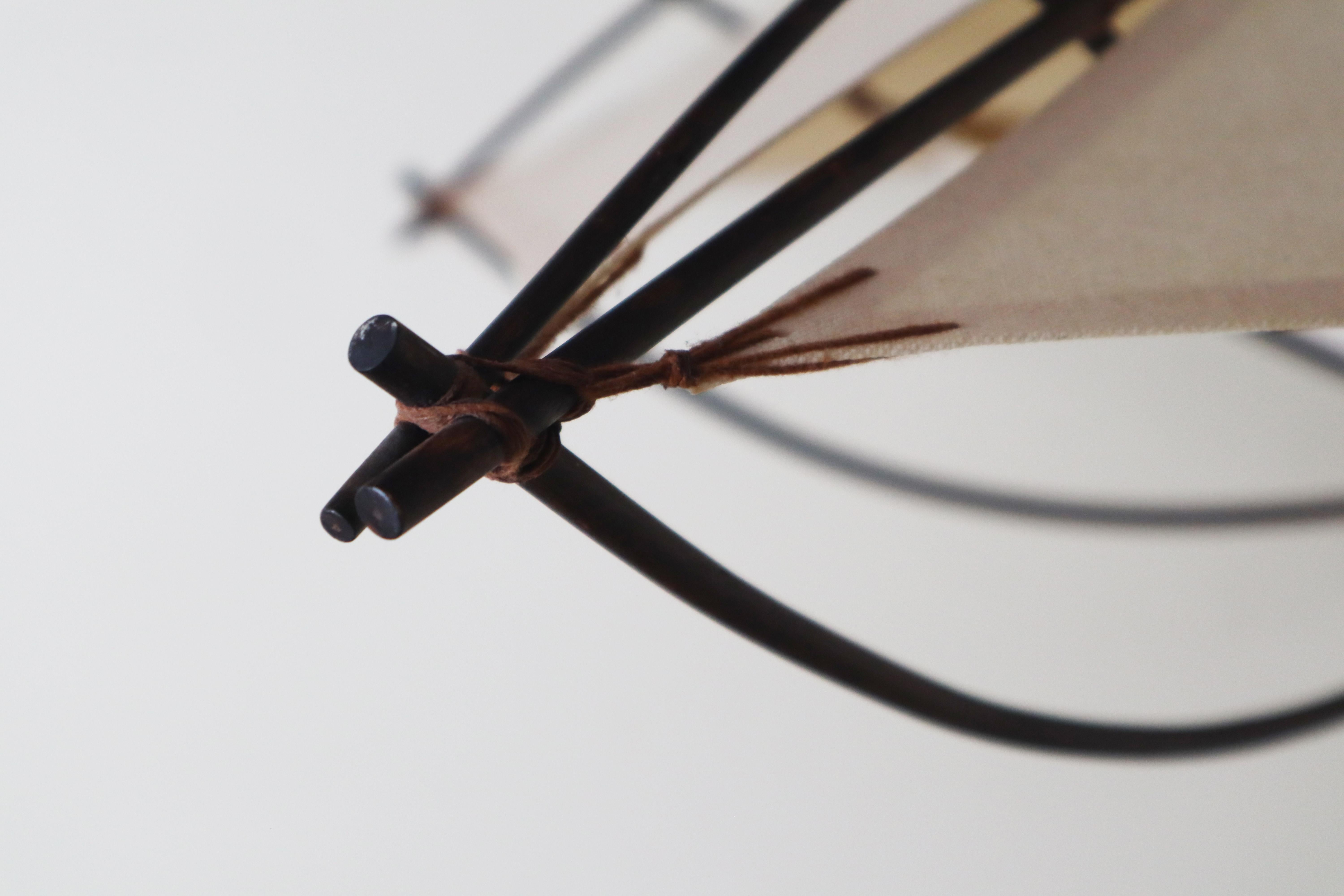 Architectural Mid-Century Modern Ceiling Light De Bambú Y Textil Hecho a mano en venta