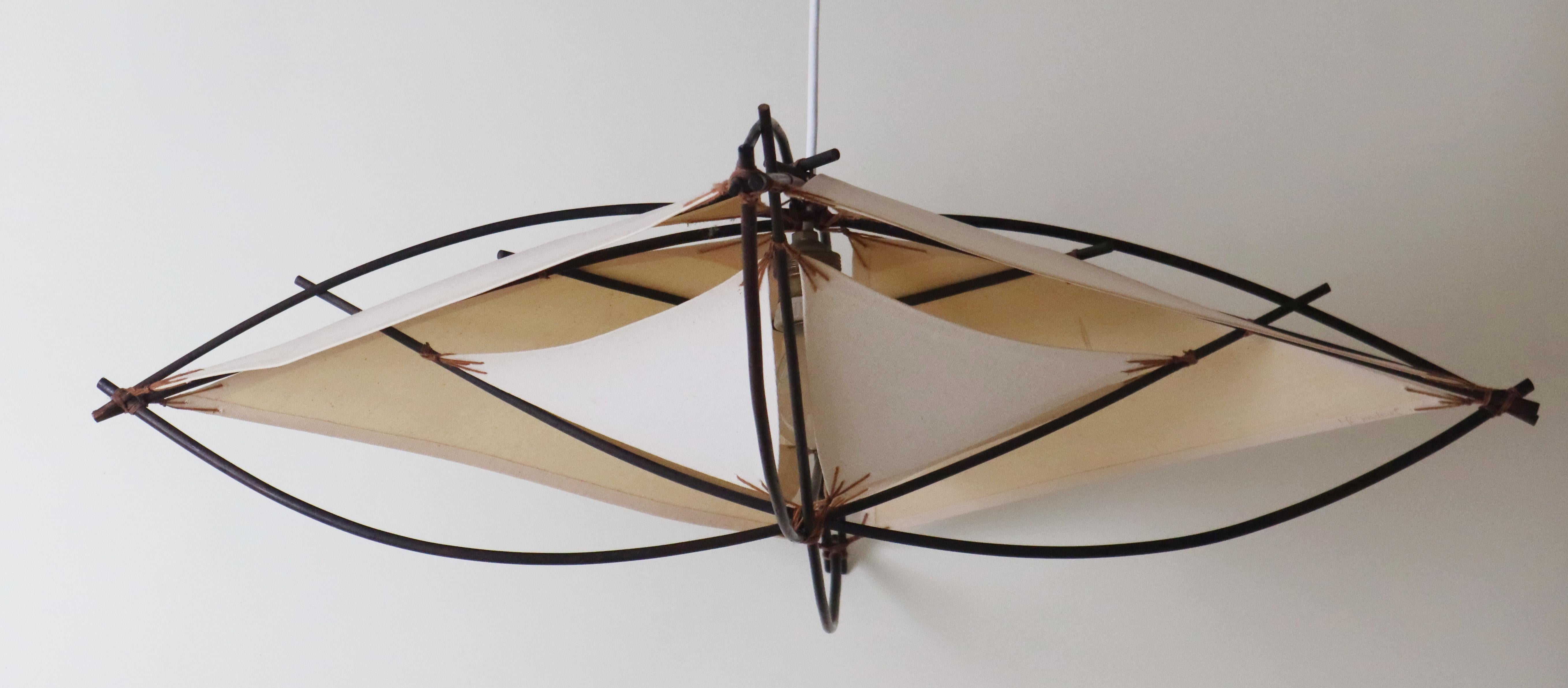 Architectural Mid-Century Modern Ceiling Light De Bambú Y Textil Algodón en venta